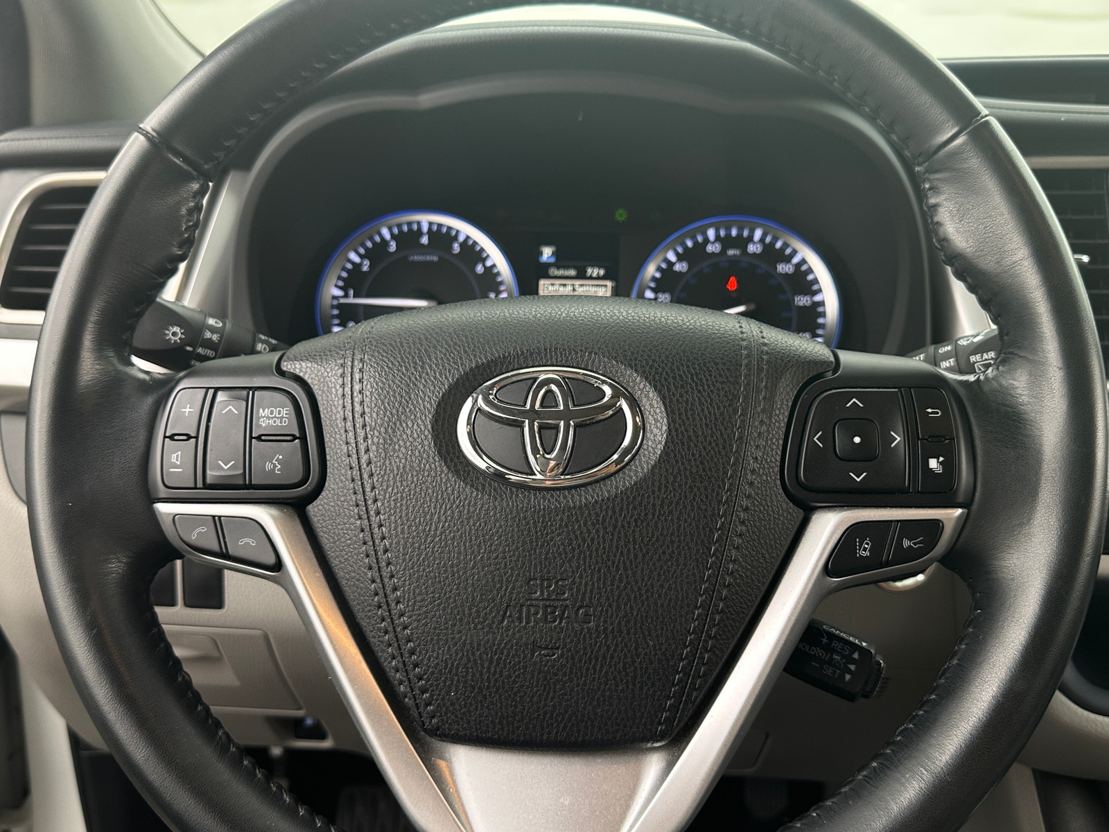 Thumbnail: 2017 Toyota Highlander - 4