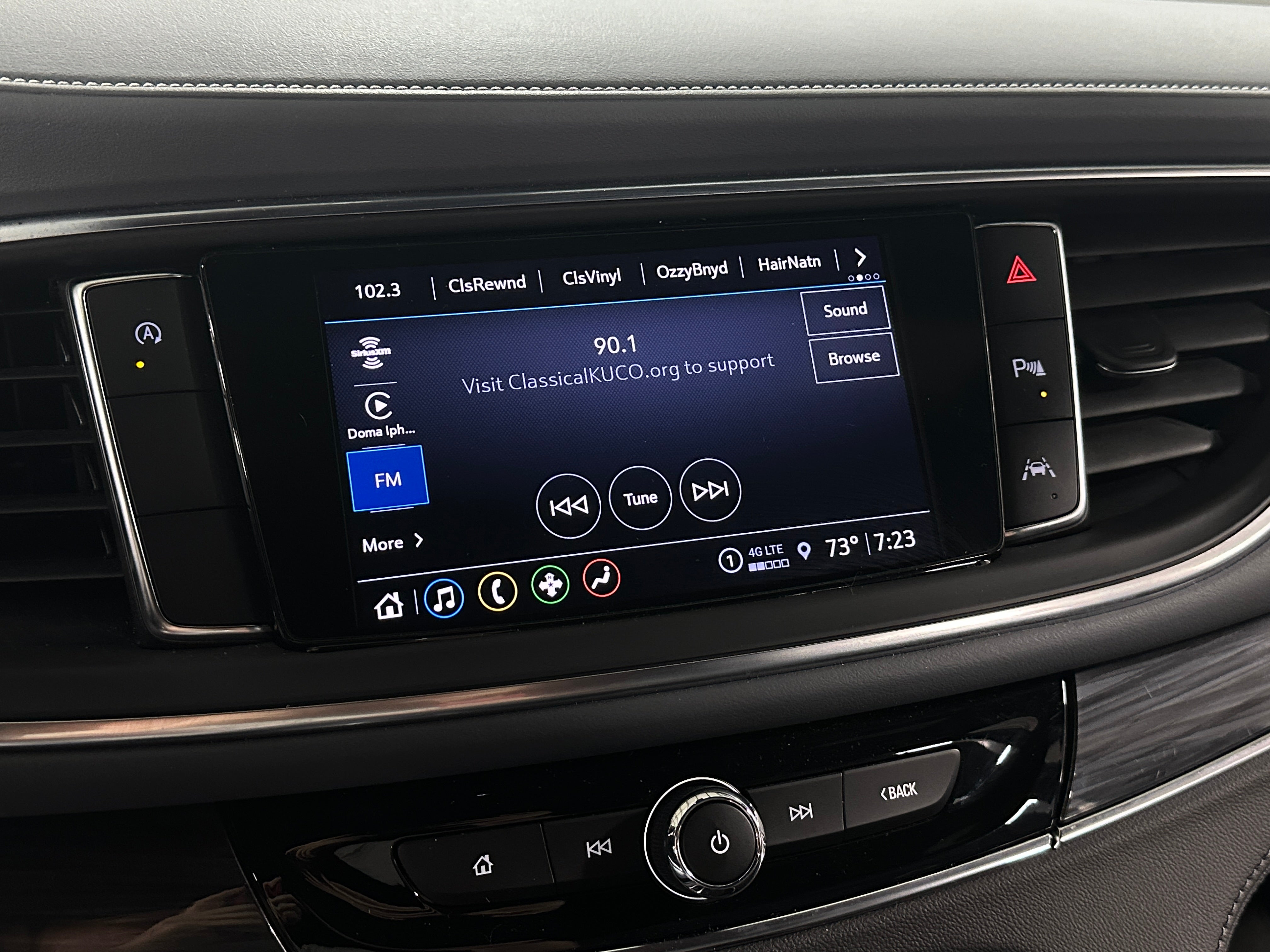 2024 Buick Enclave Essence 3