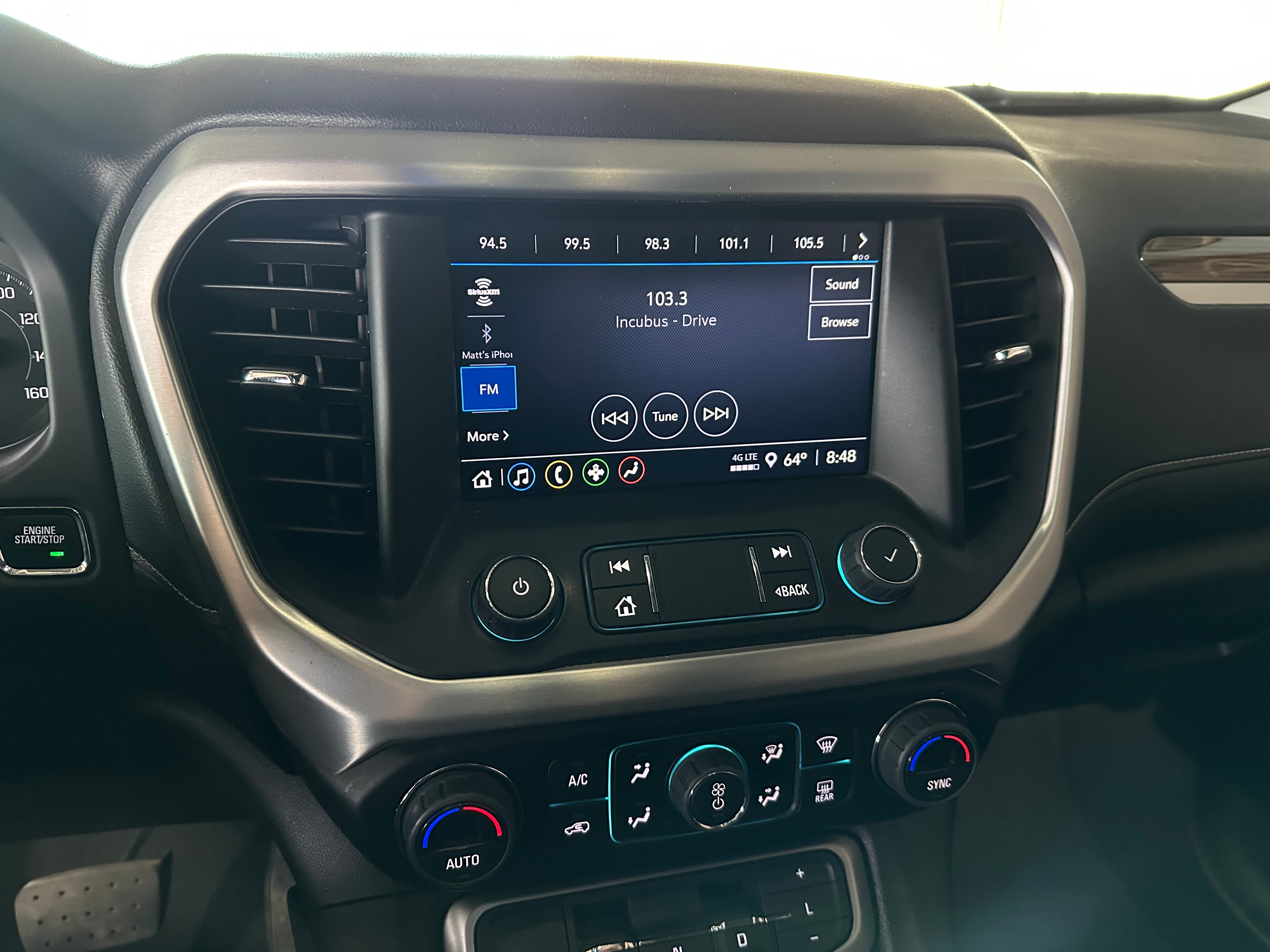 2023 GMC Acadia SLE 4