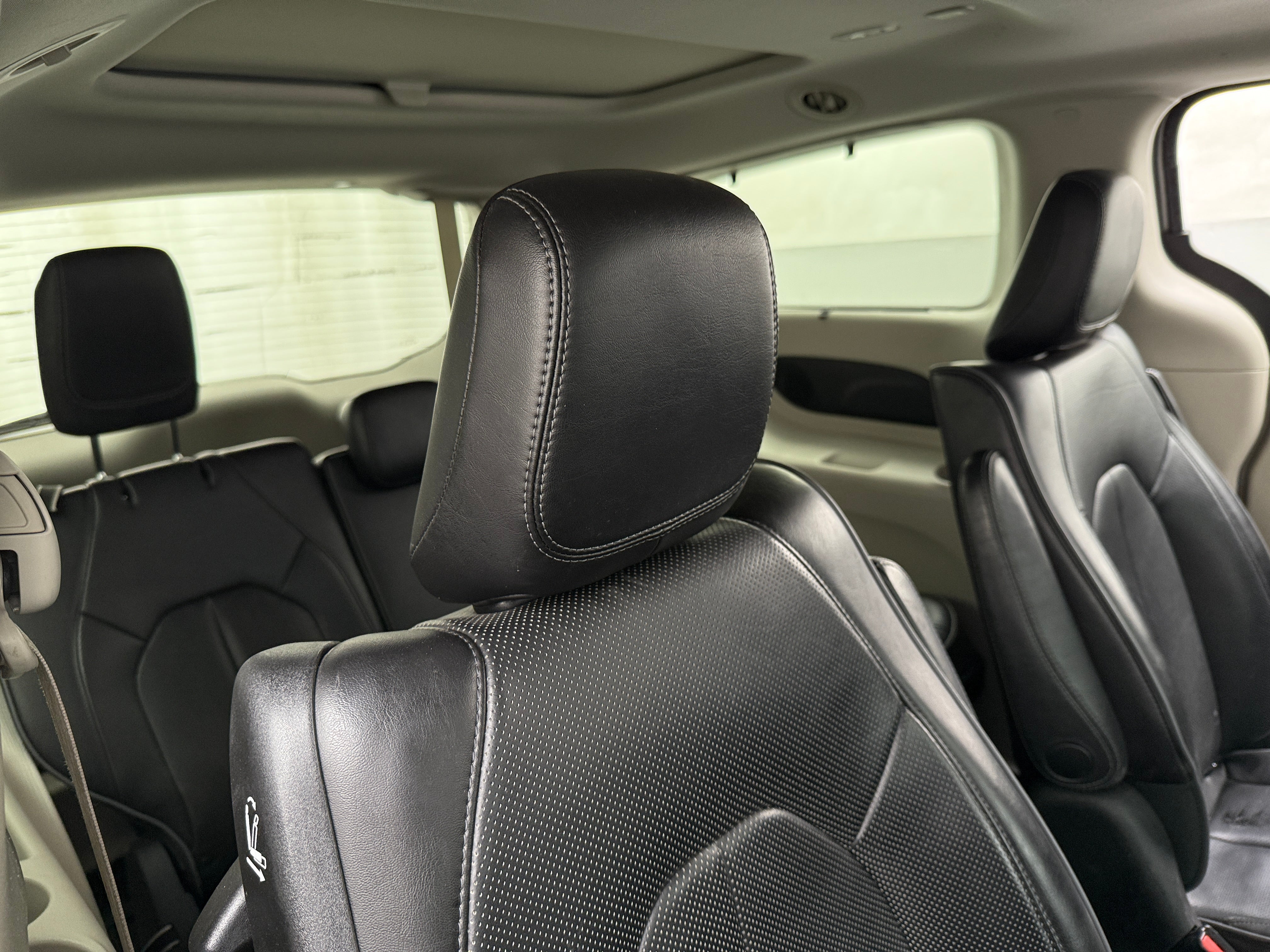 2018 Chrysler Pacifica Hybrid Limited 5