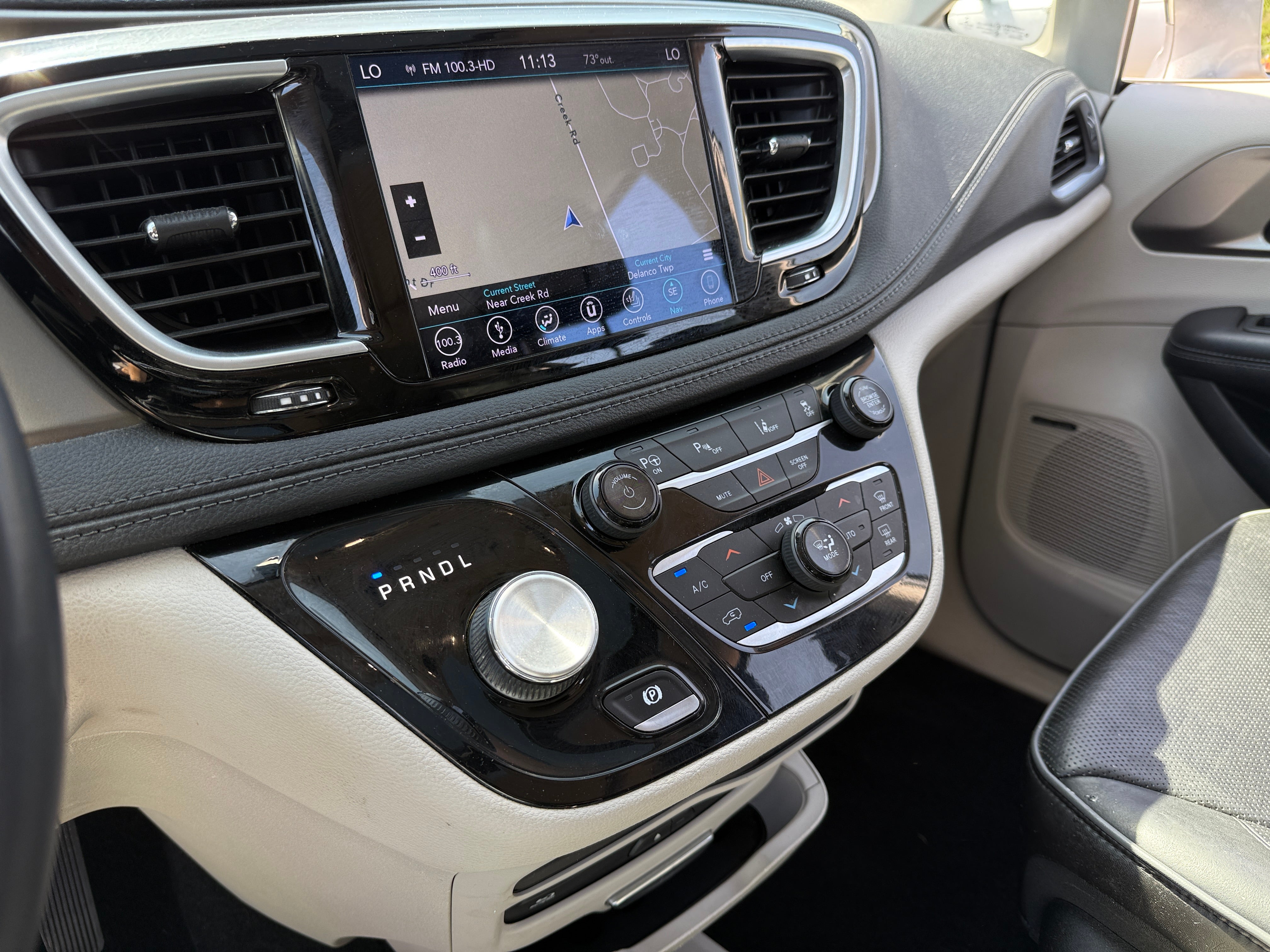 2018 Chrysler Pacifica Hybrid Limited 3