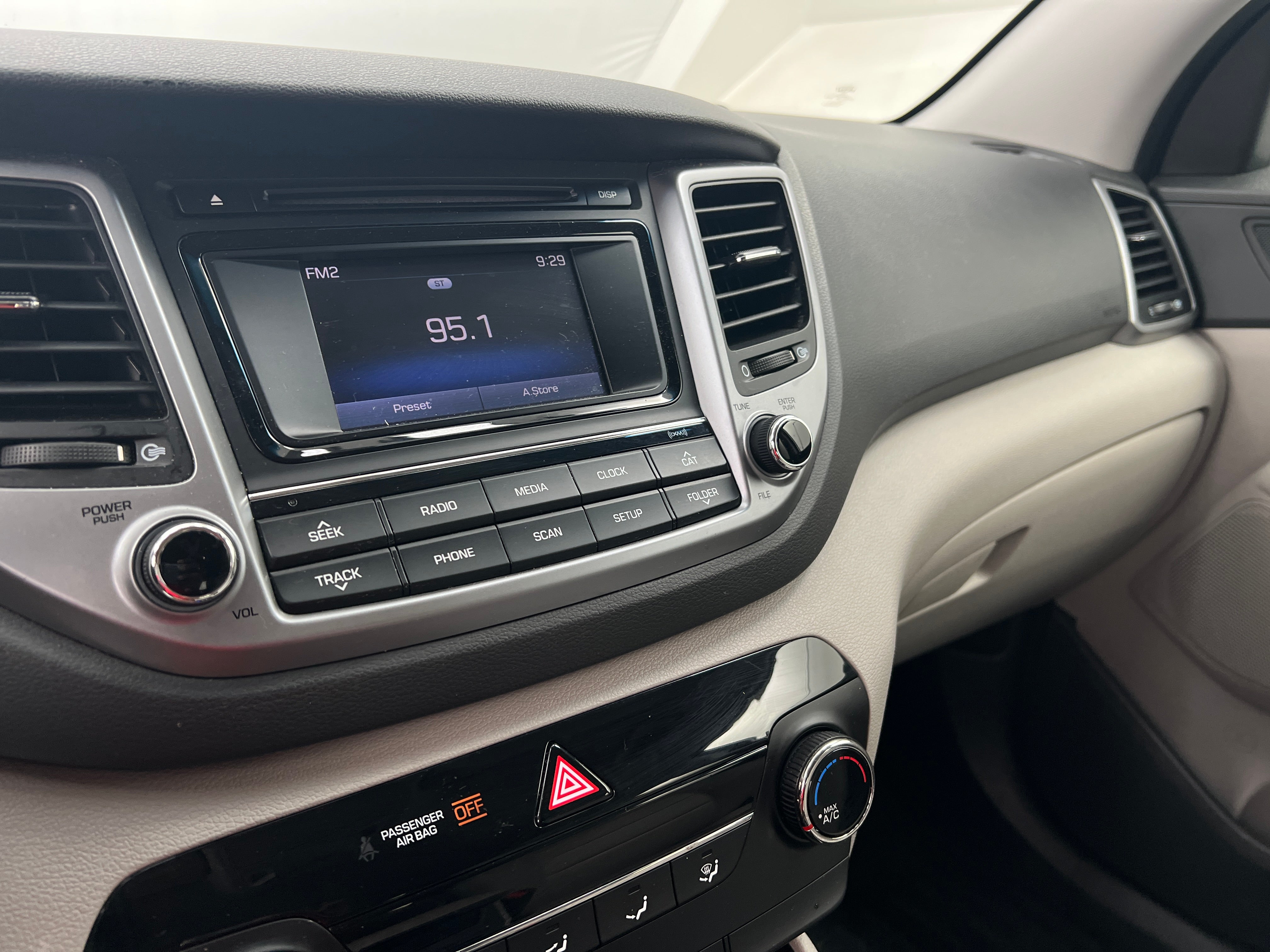 2017 Hyundai Tucson SE 4