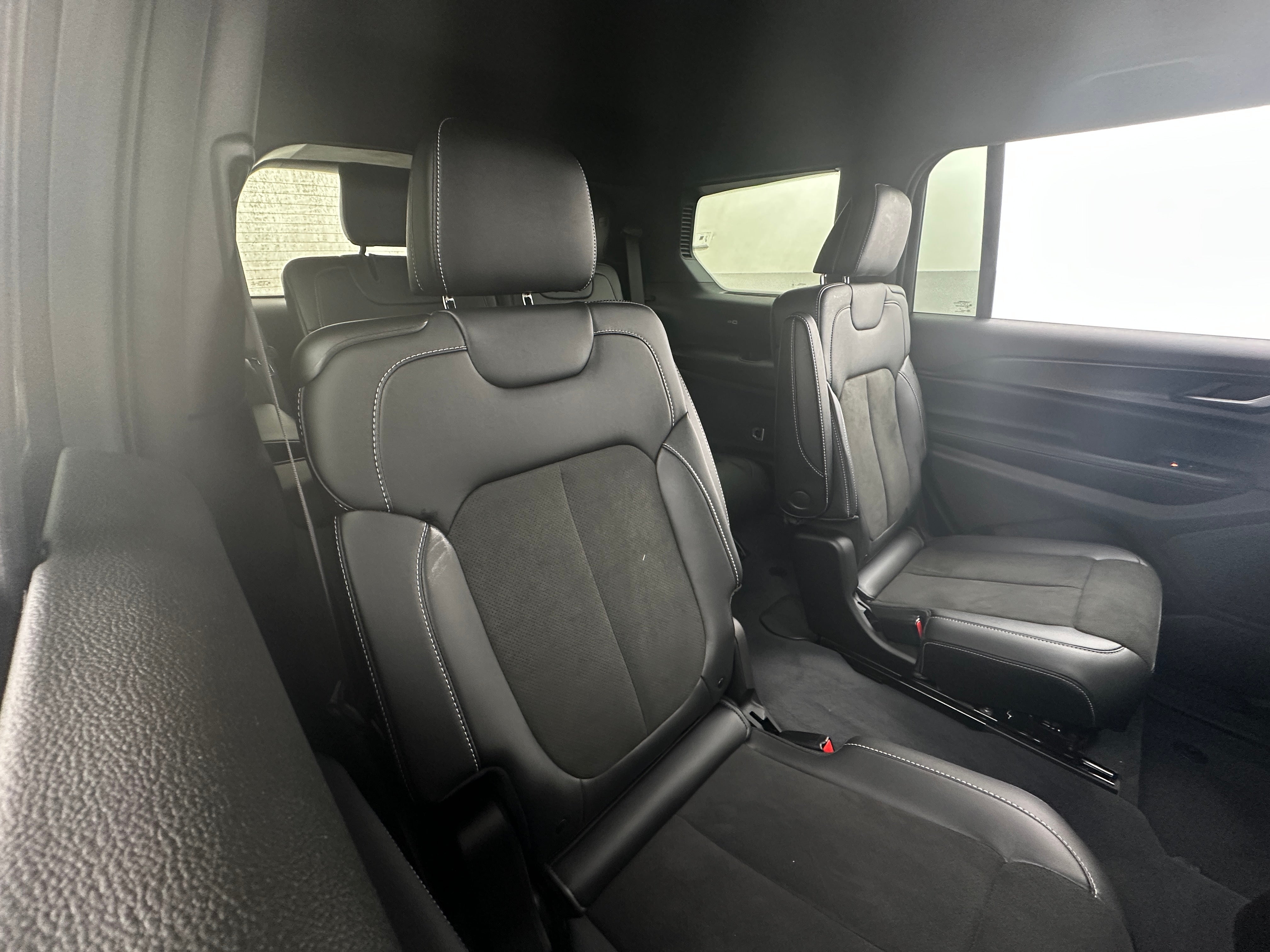 2023 Jeep Grand Cherokee L Altitude 6