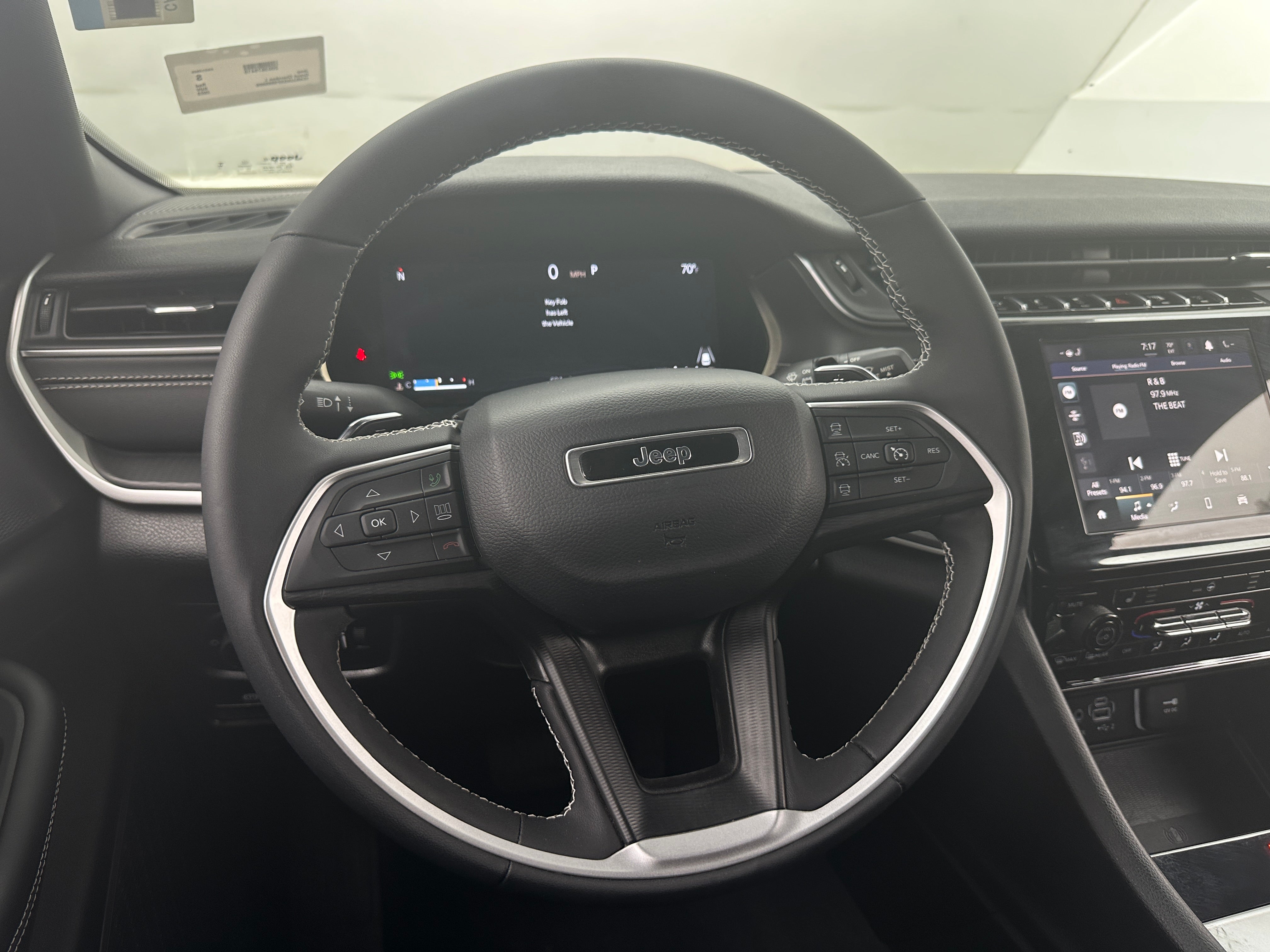 2023 Jeep Grand Cherokee L Altitude 5