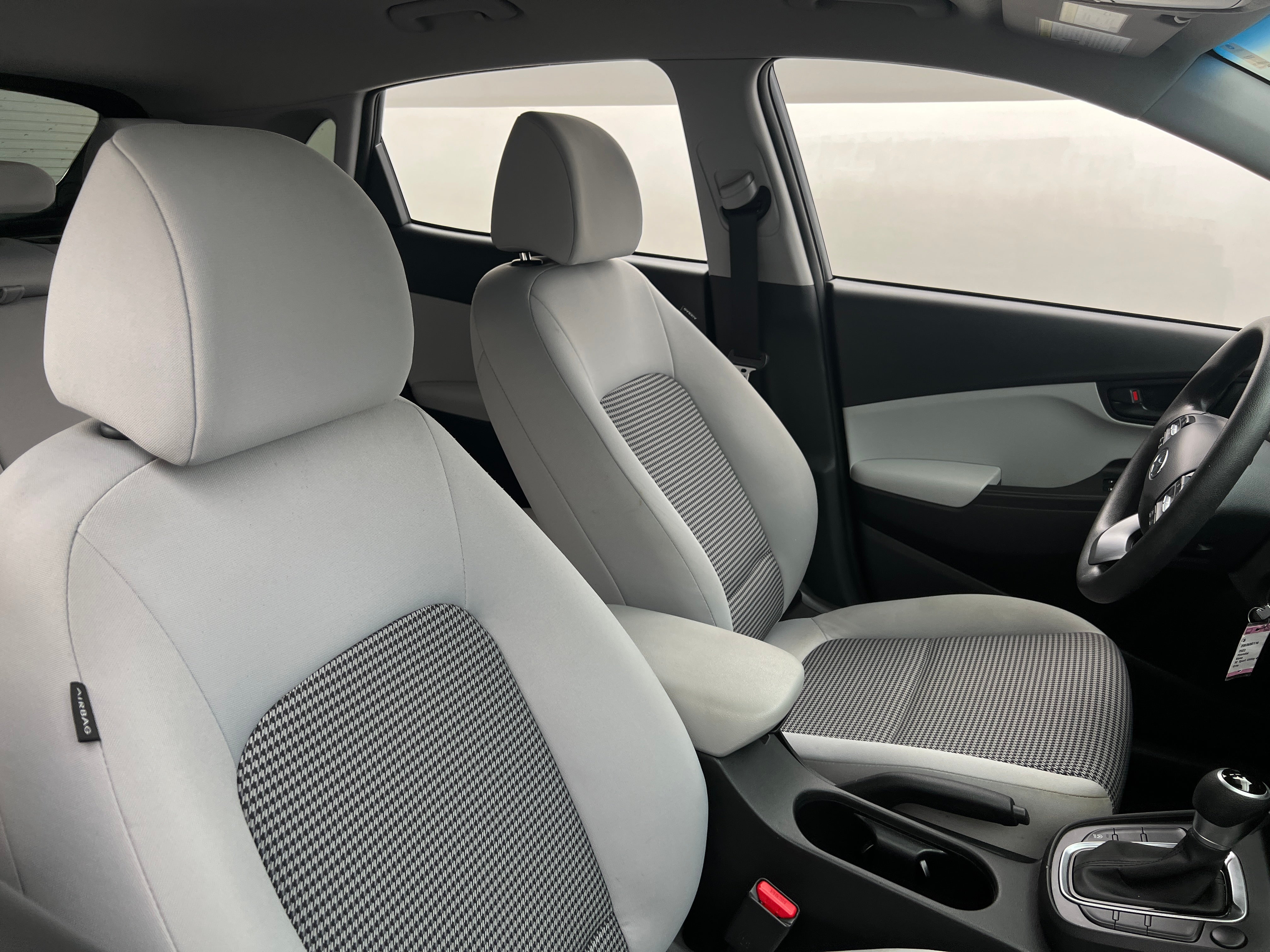 2022 Hyundai Kona SE 2