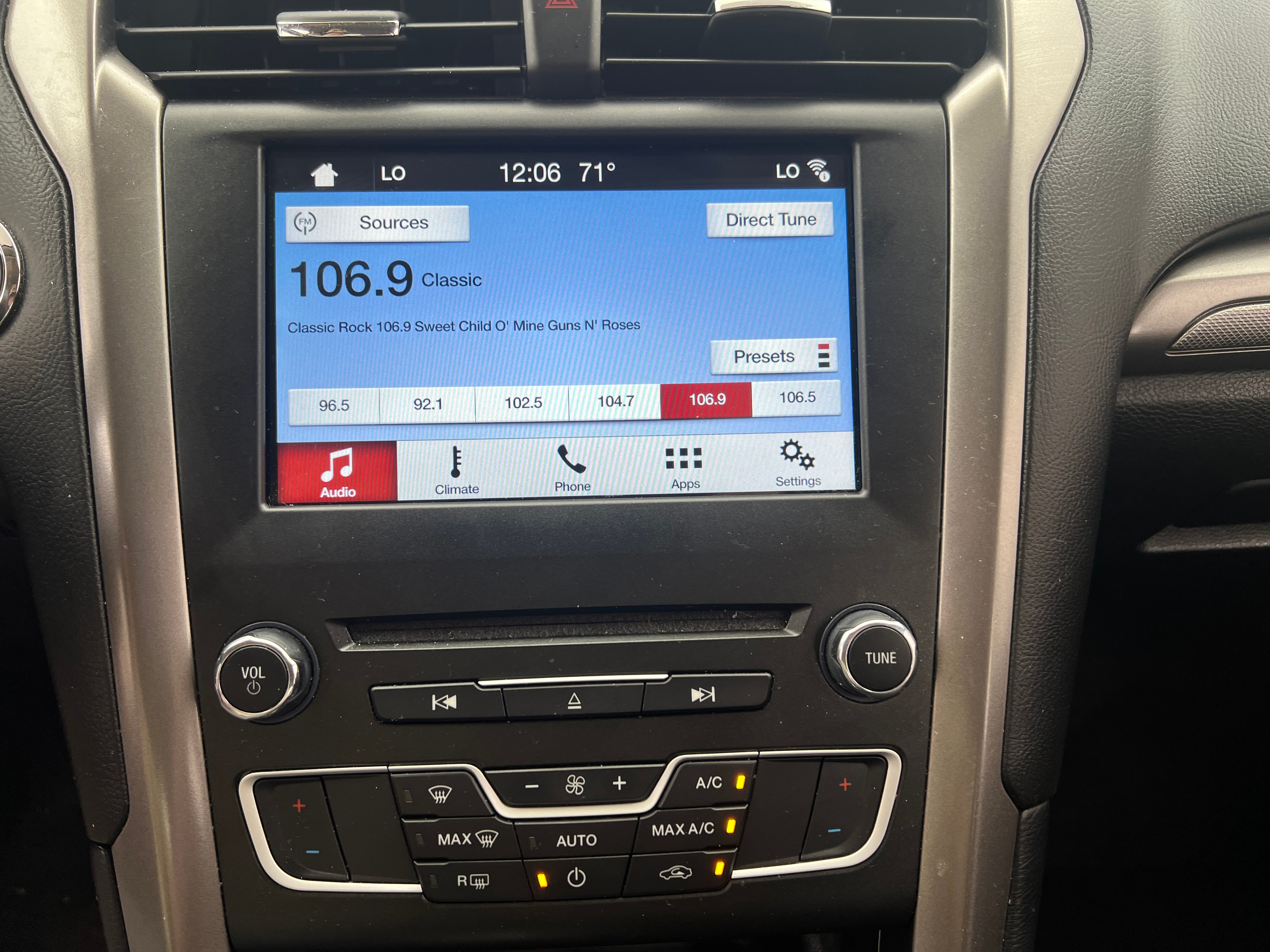 2017 Ford Fusion SE 4