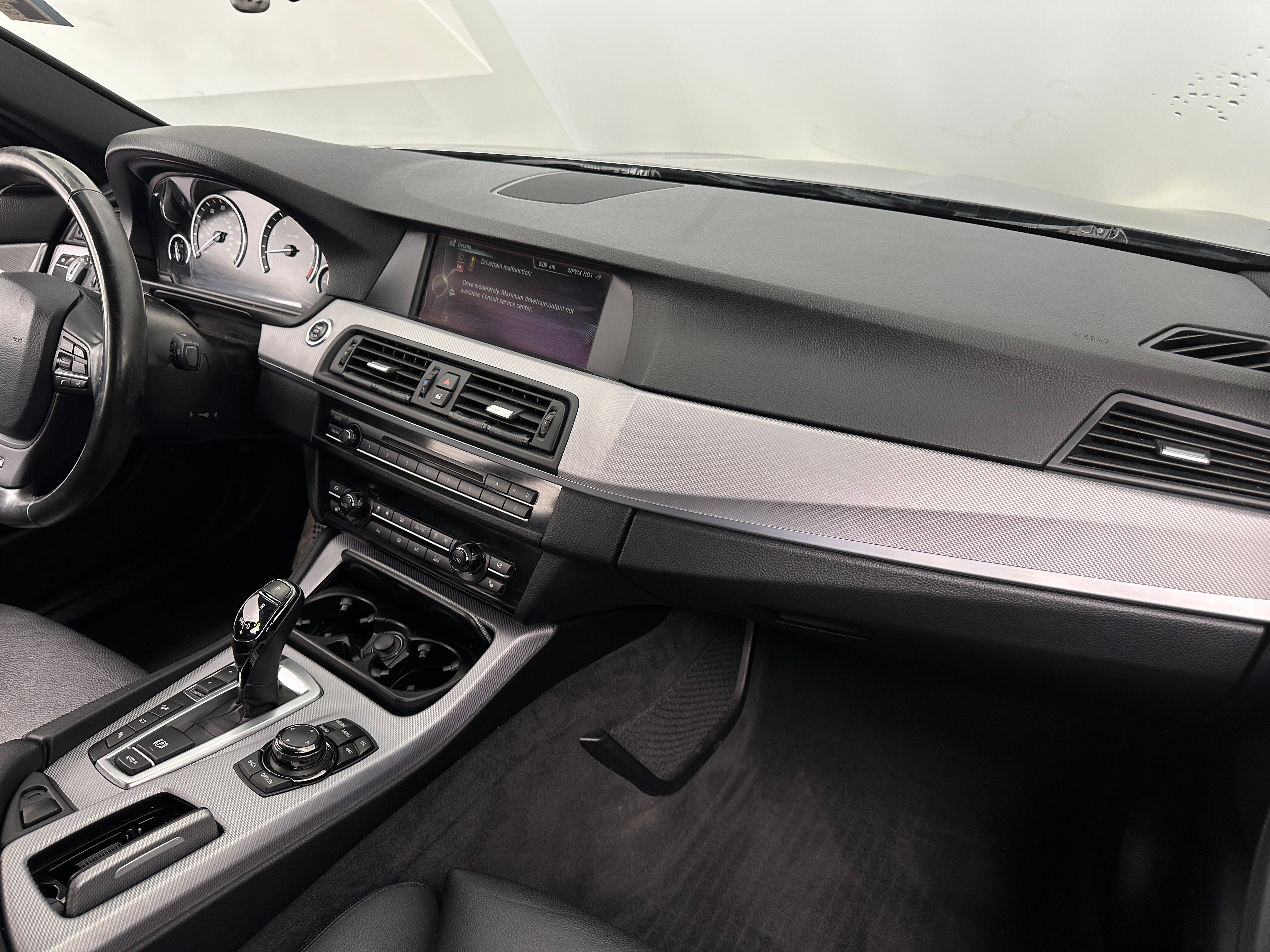 2013 BMW 5 Series 550i xDrive 2