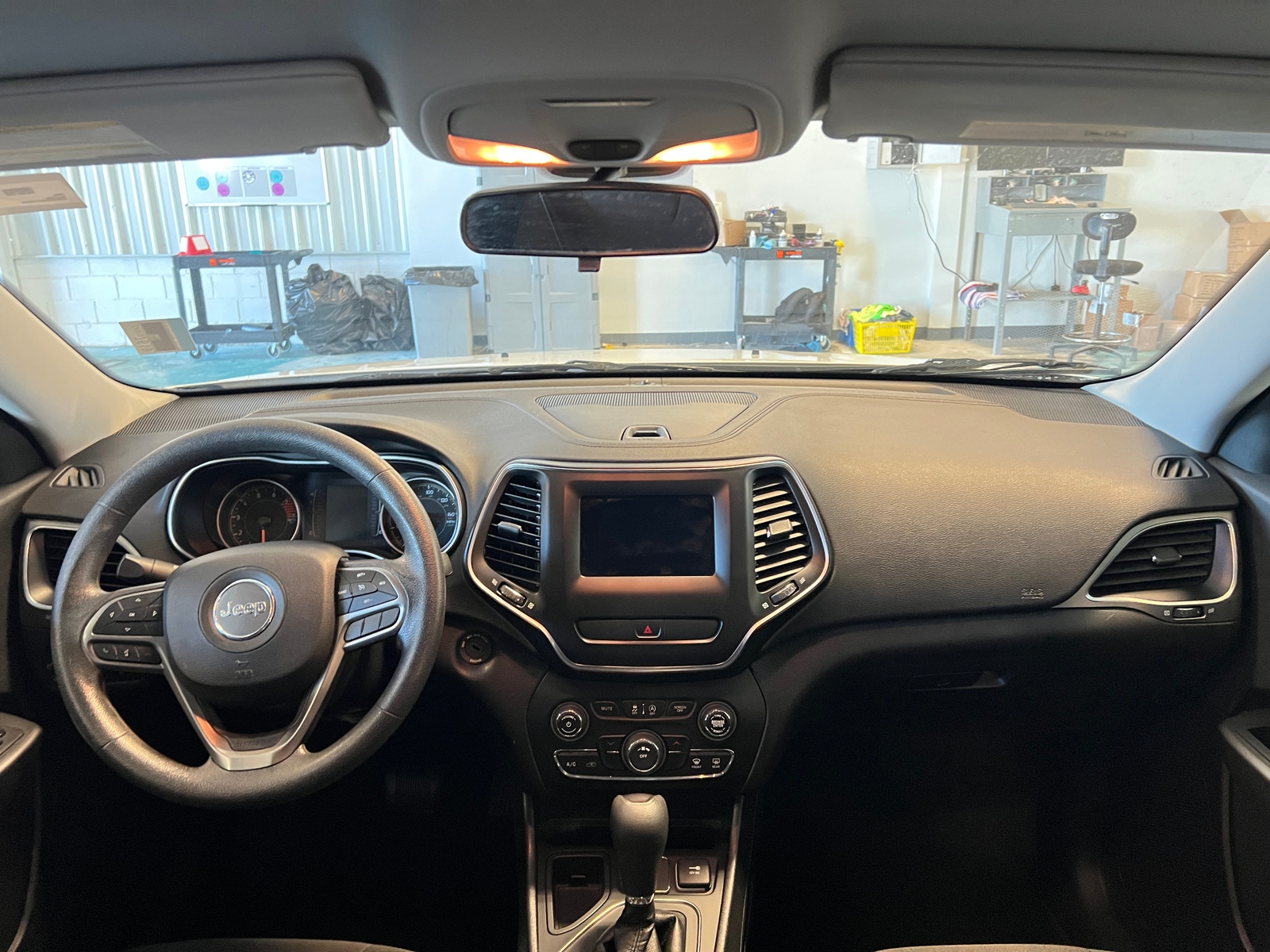 Thumbnail: 2019 Jeep Cherokee - 3