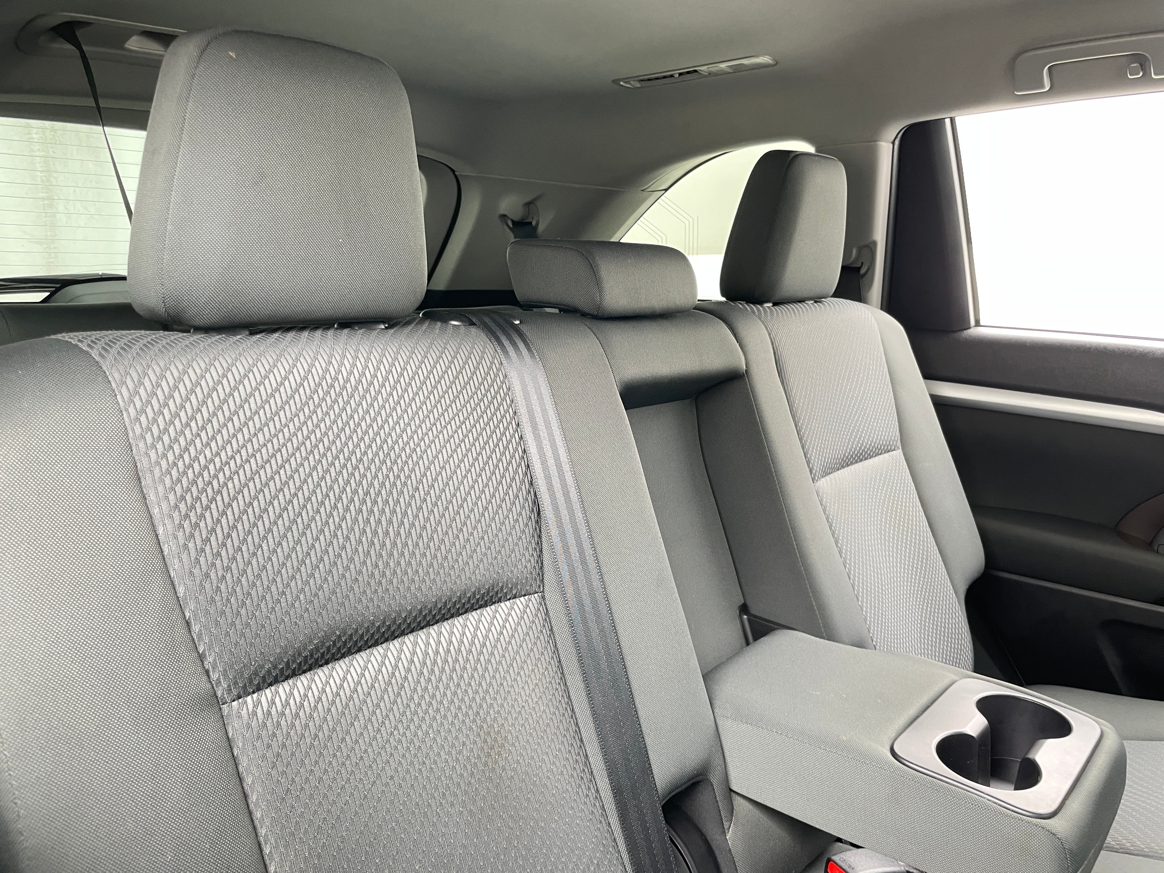 2019 Toyota Highlander LE 6