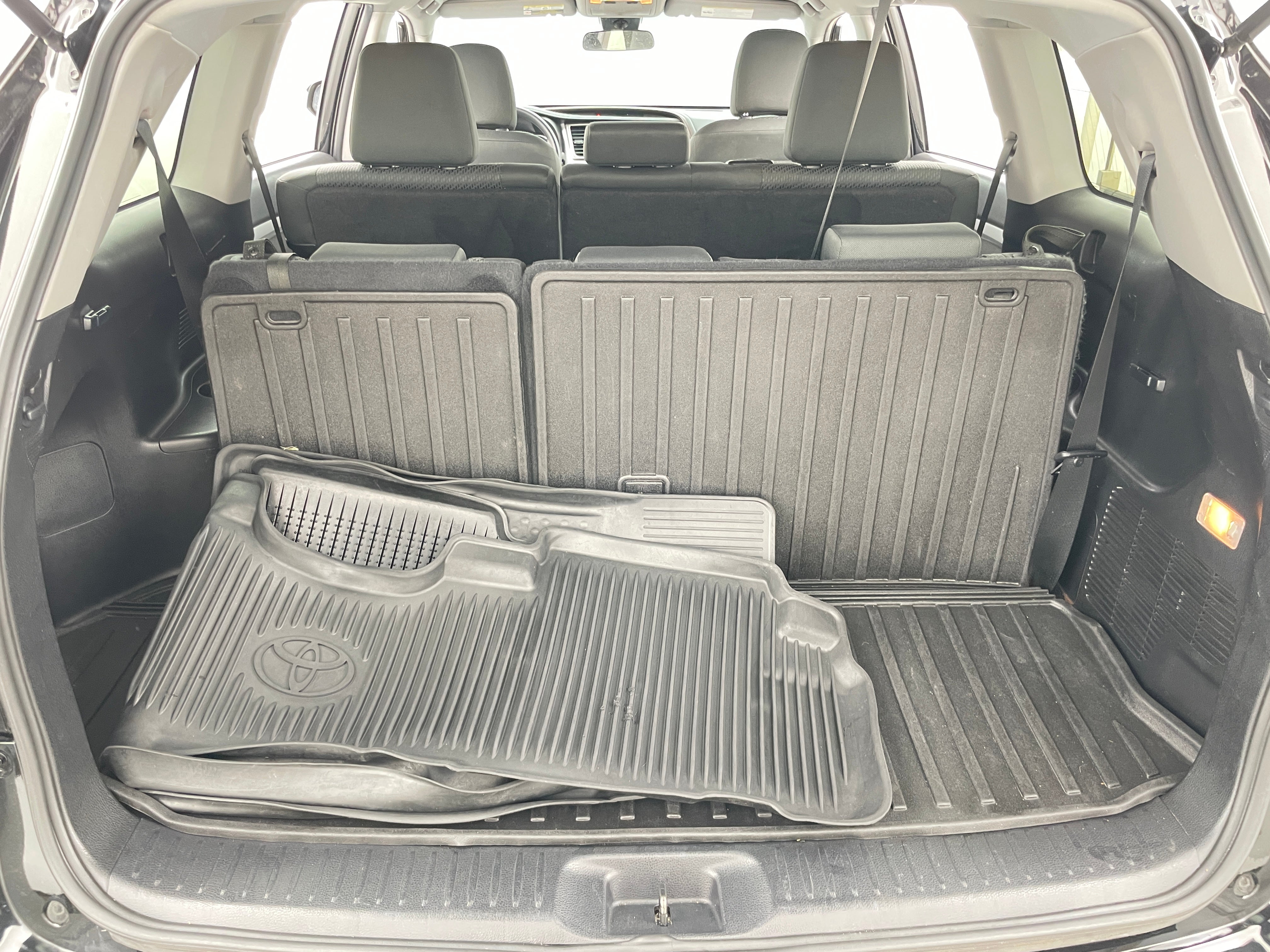 2019 Toyota Highlander LE 7
