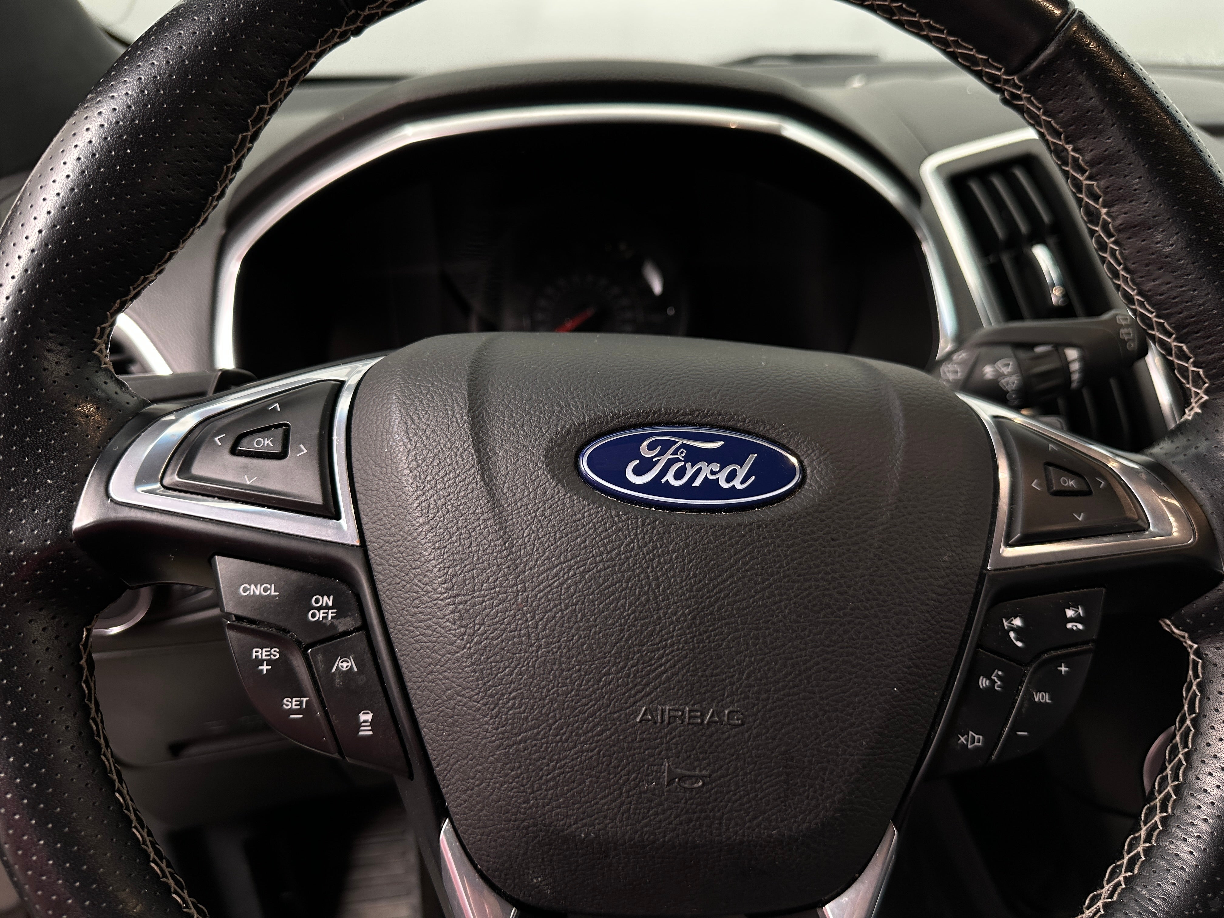 2019 Ford Edge ST 4