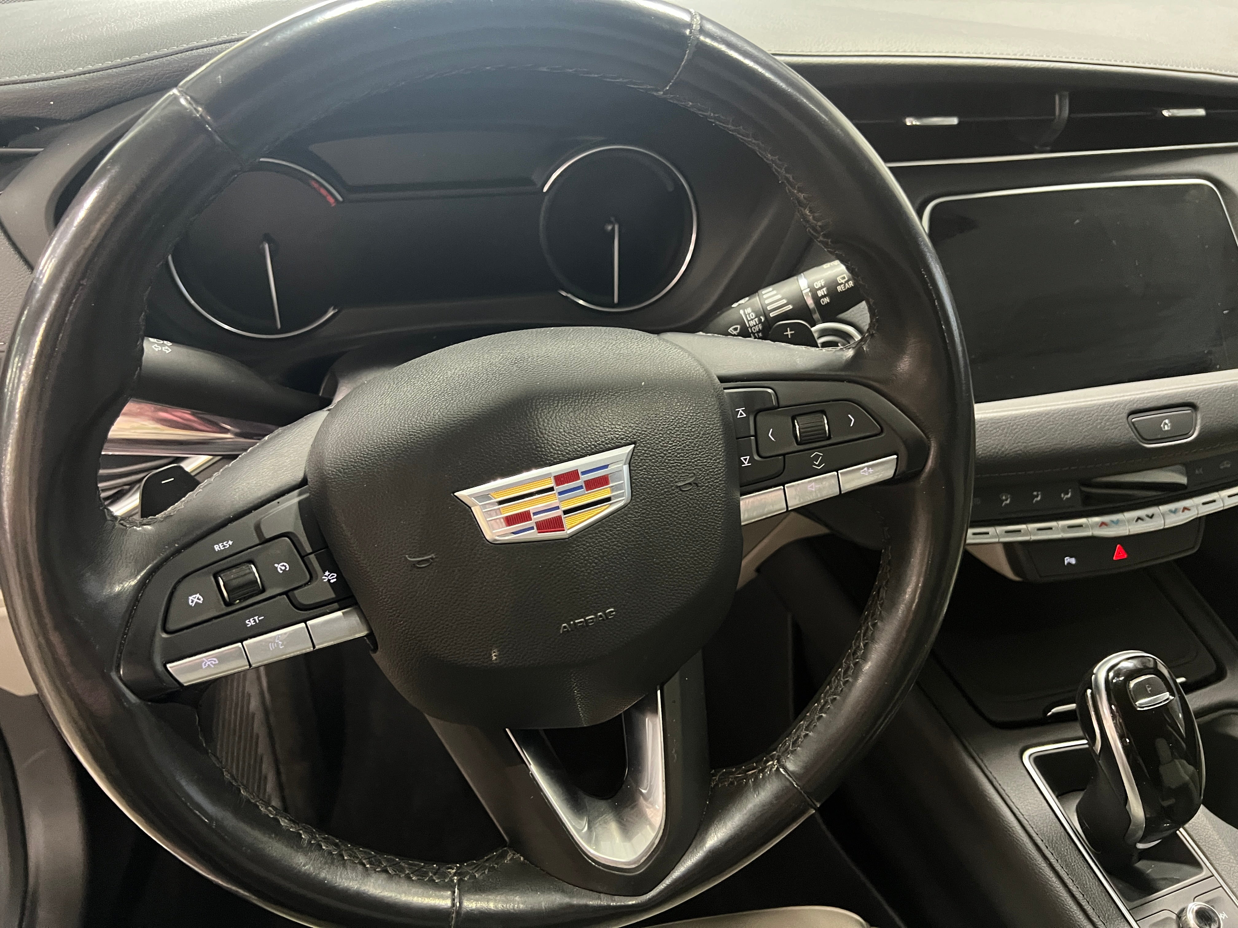 2021 Cadillac XT4 Luxury 4