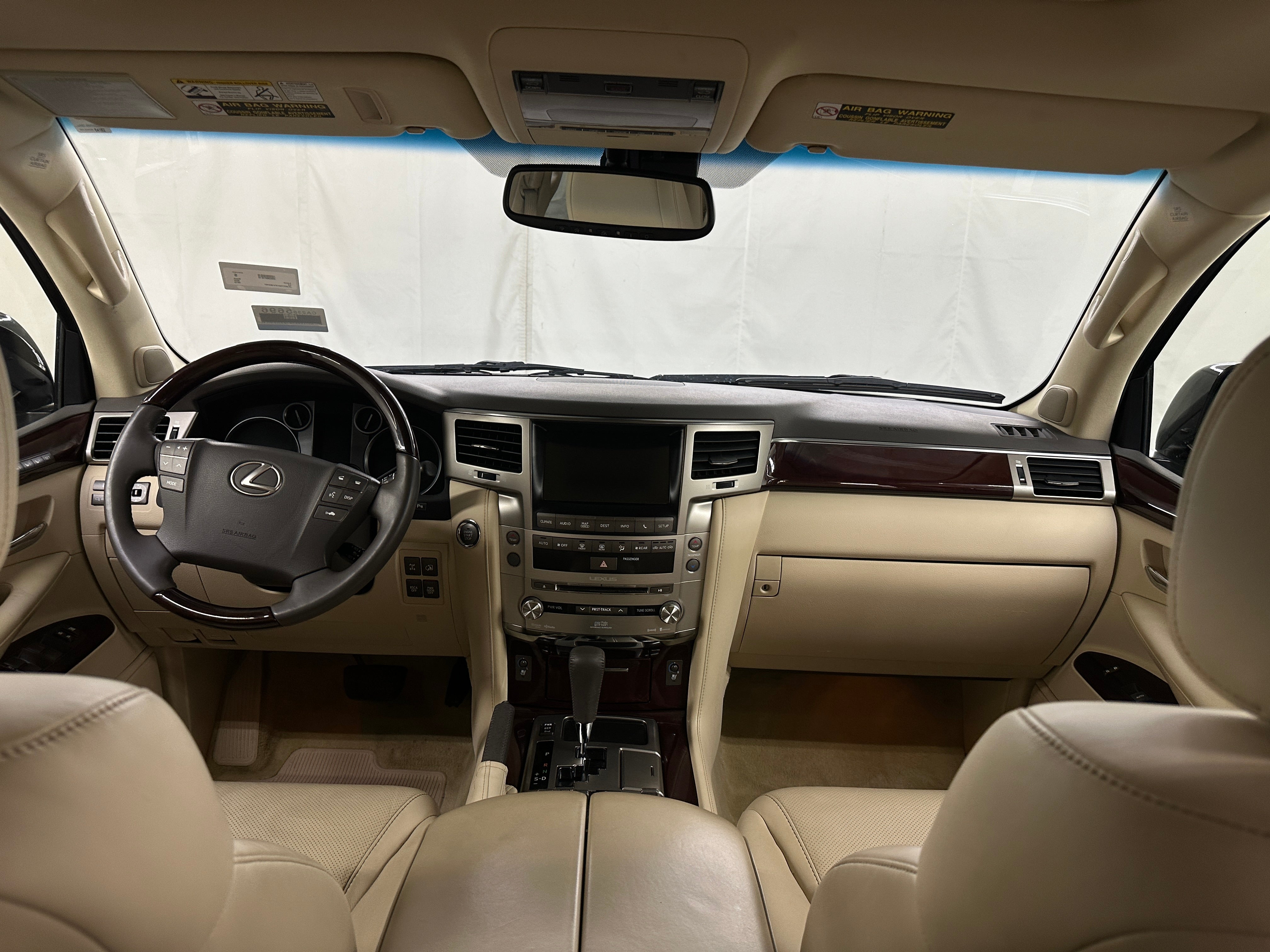 2015 Lexus LX 570 2