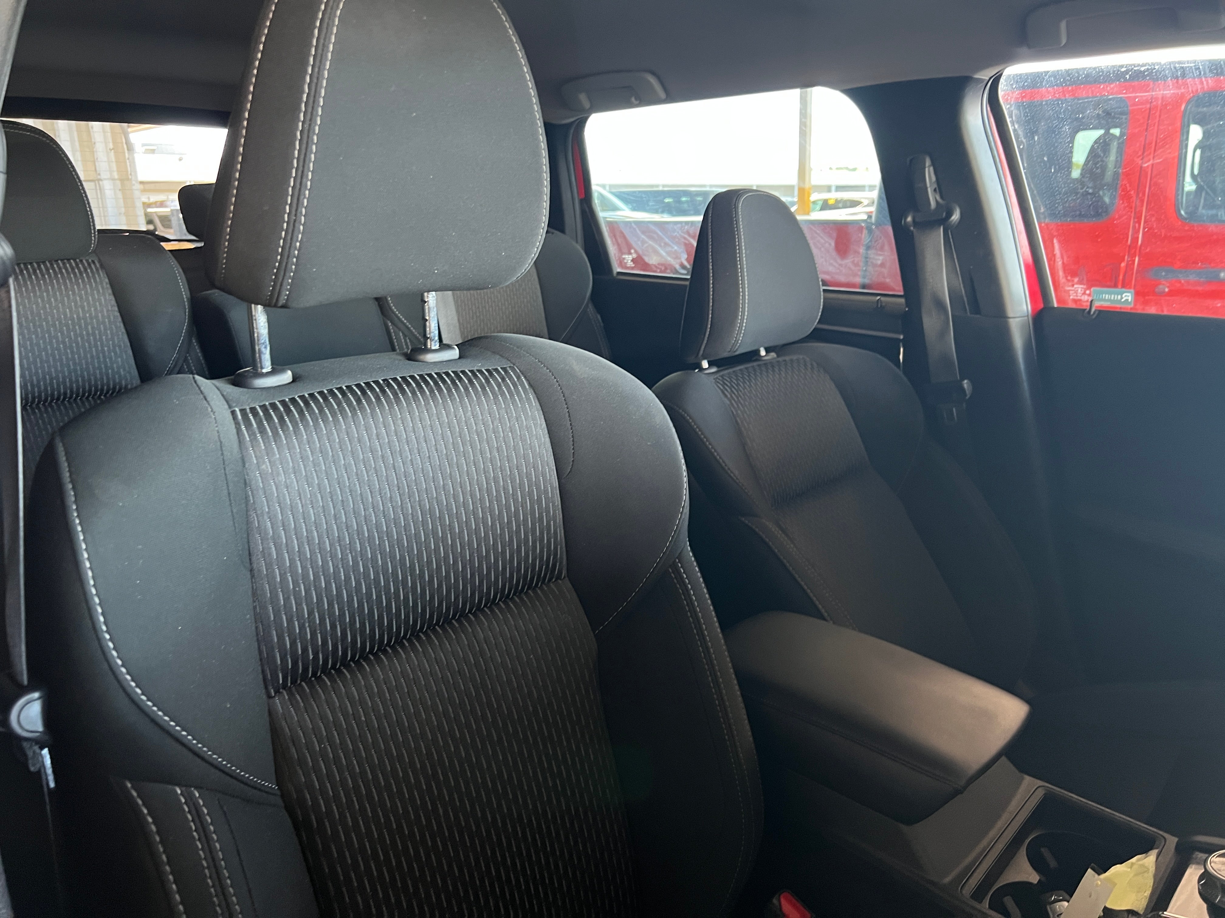 2022 Mitsubishi Outlander ES 2