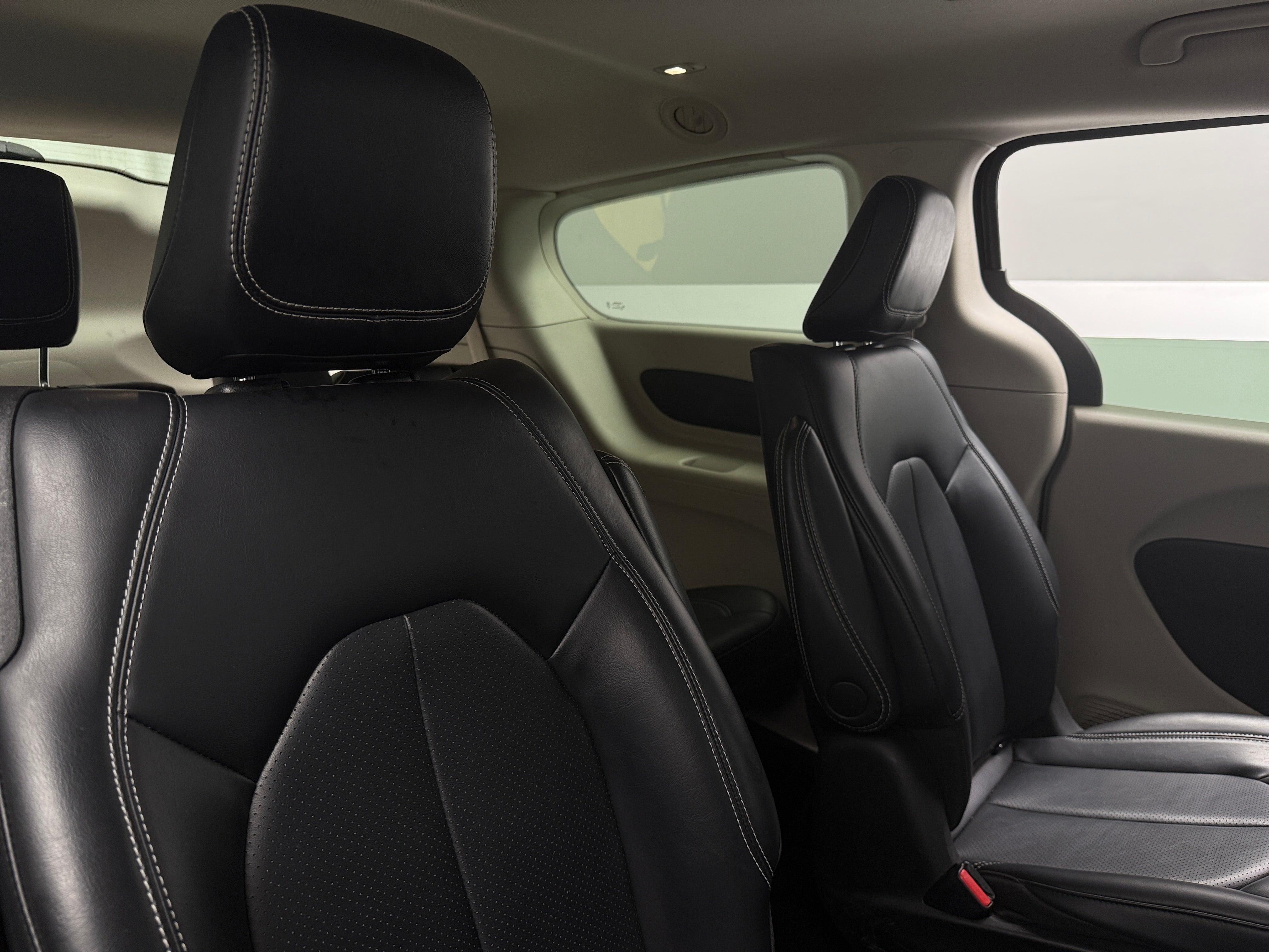 2023 Chrysler Pacifica Hybrid Touring L 5