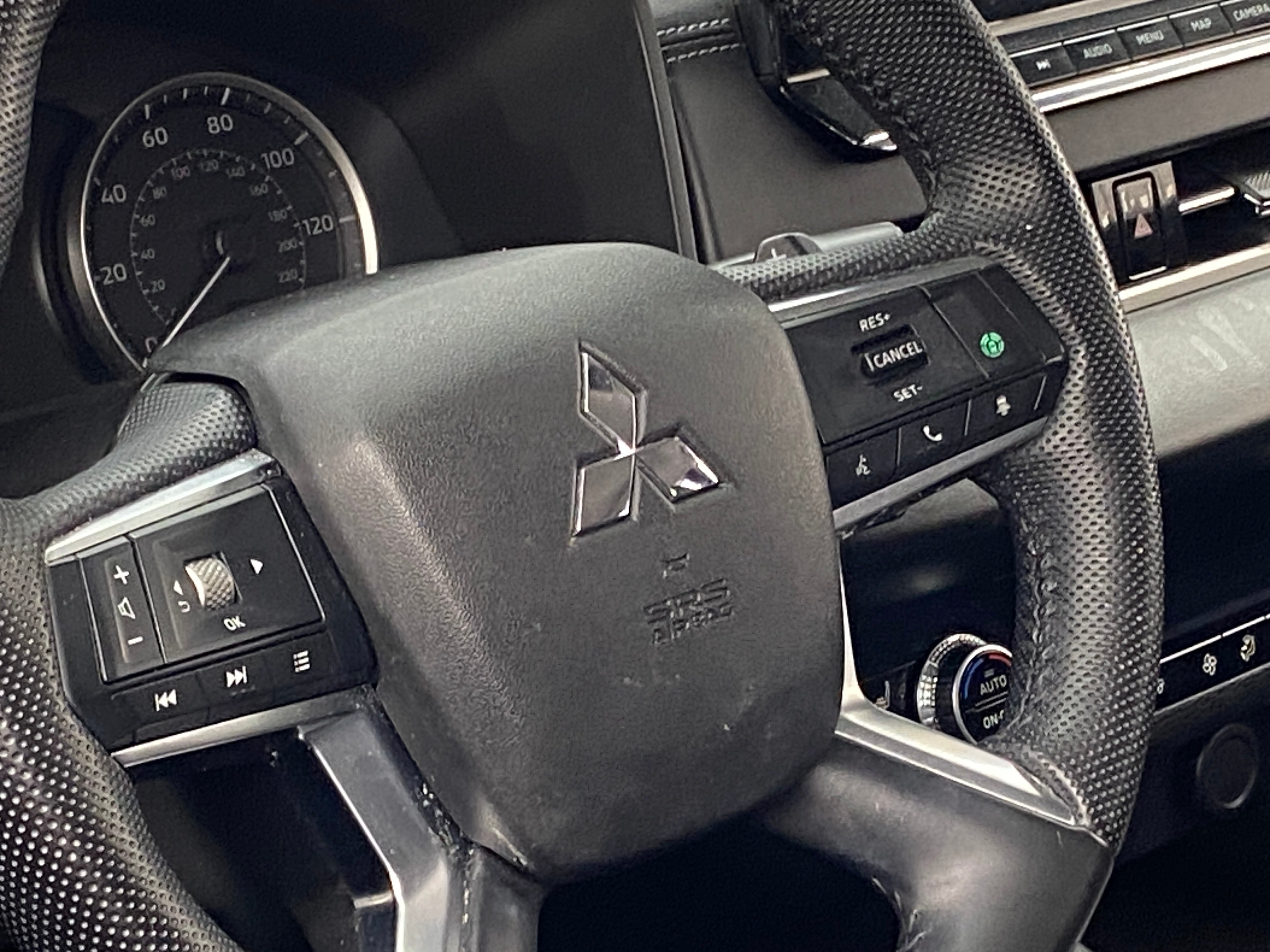 2023 Mitsubishi Outlander SE 4