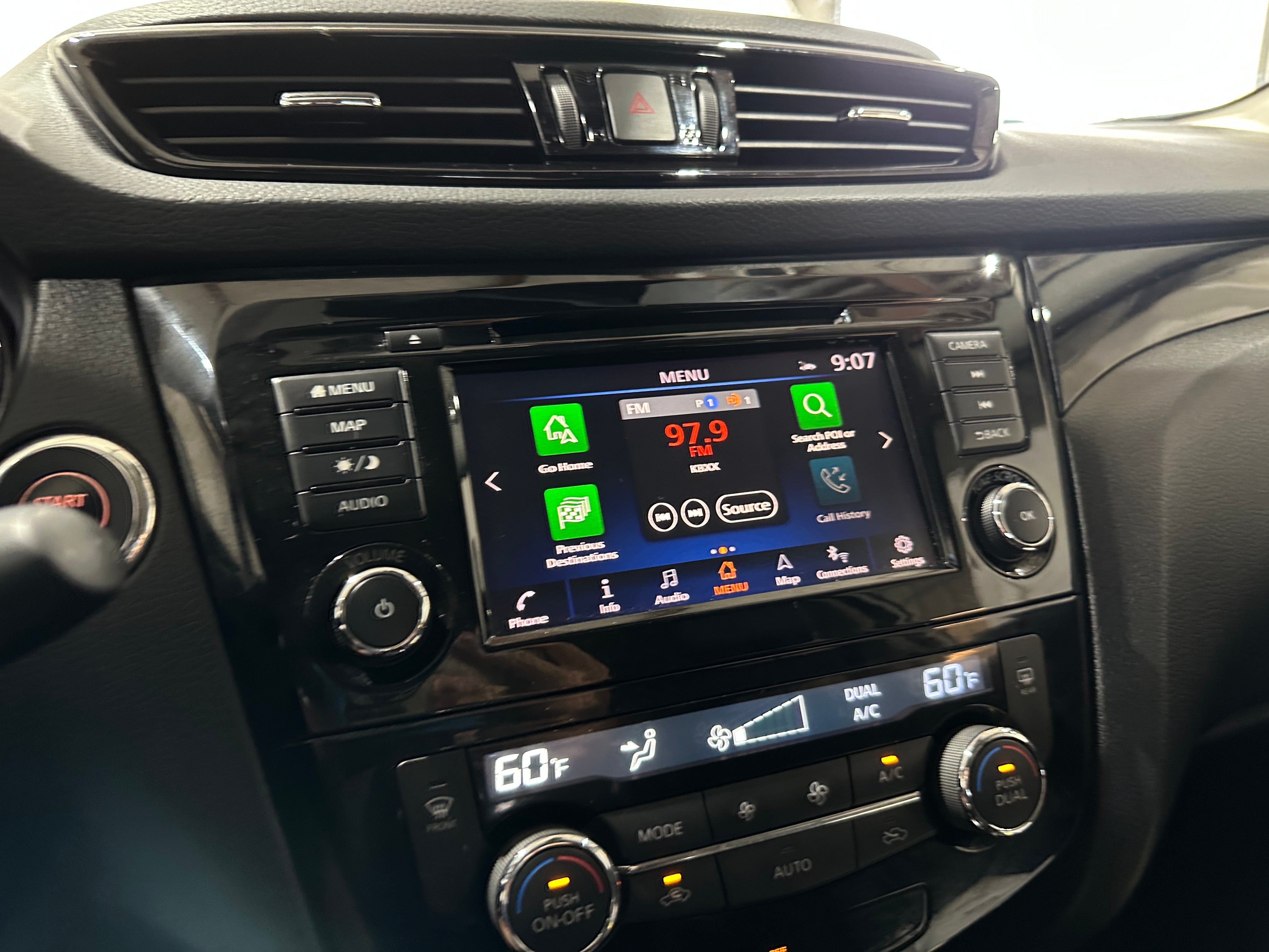 2021 Nissan Rogue Sport SL 3
