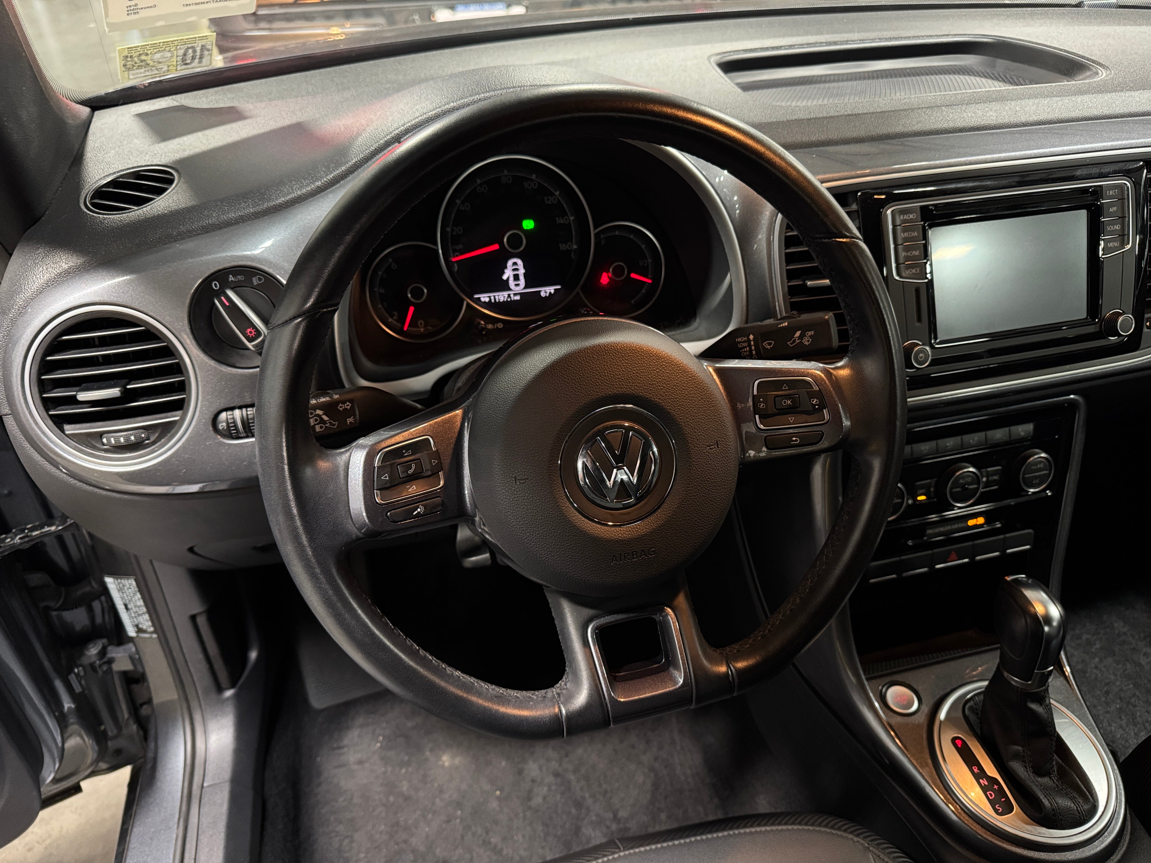 2019 Volkswagen Beetle SE 4