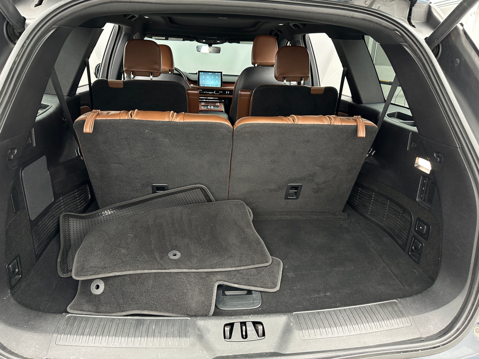 Thumbnail: 2021 Lincoln Aviator - 6