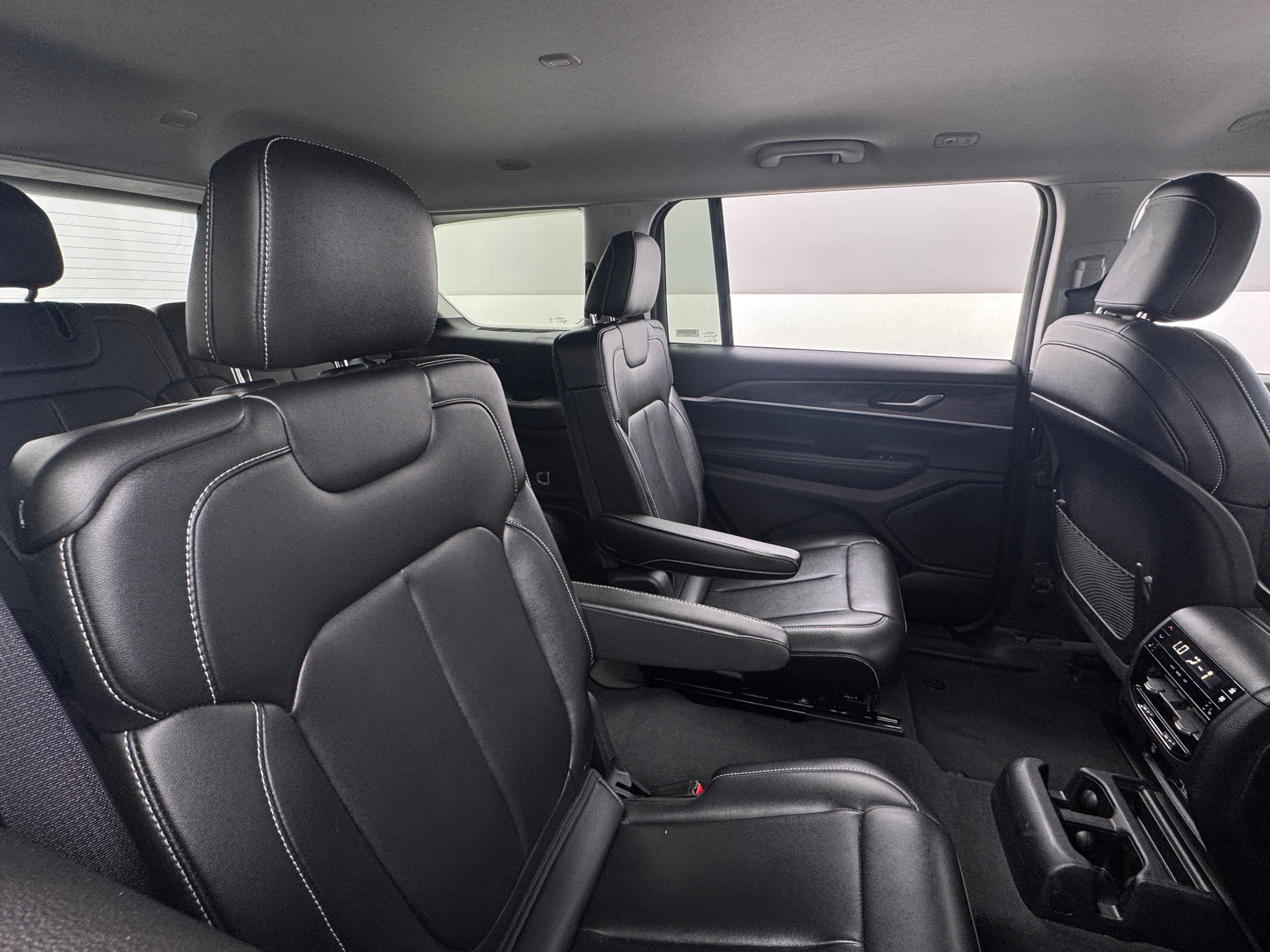 2023 Jeep Grand Cherokee L Limited Edition 6