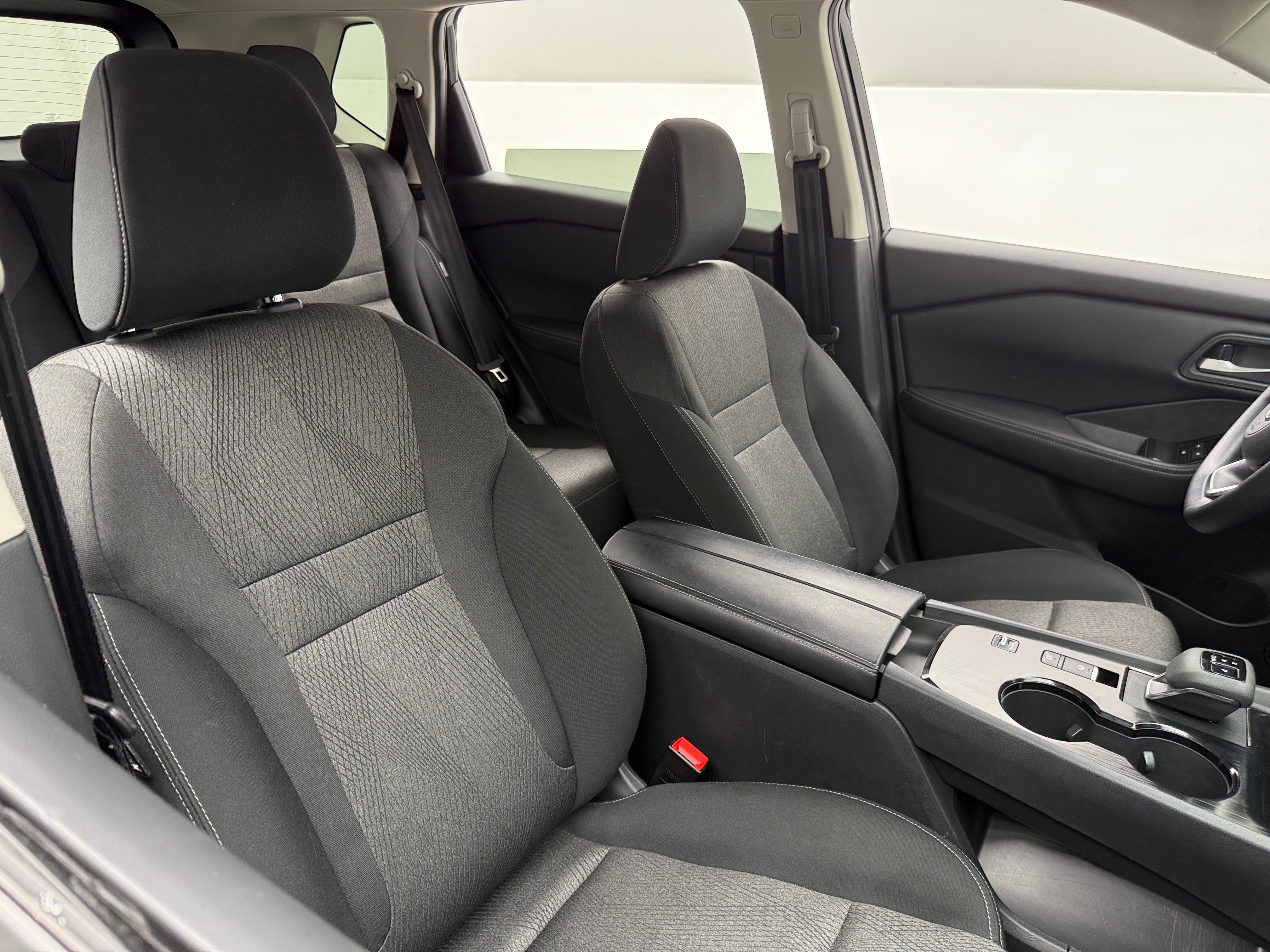 2024 Nissan Rogue SV 2