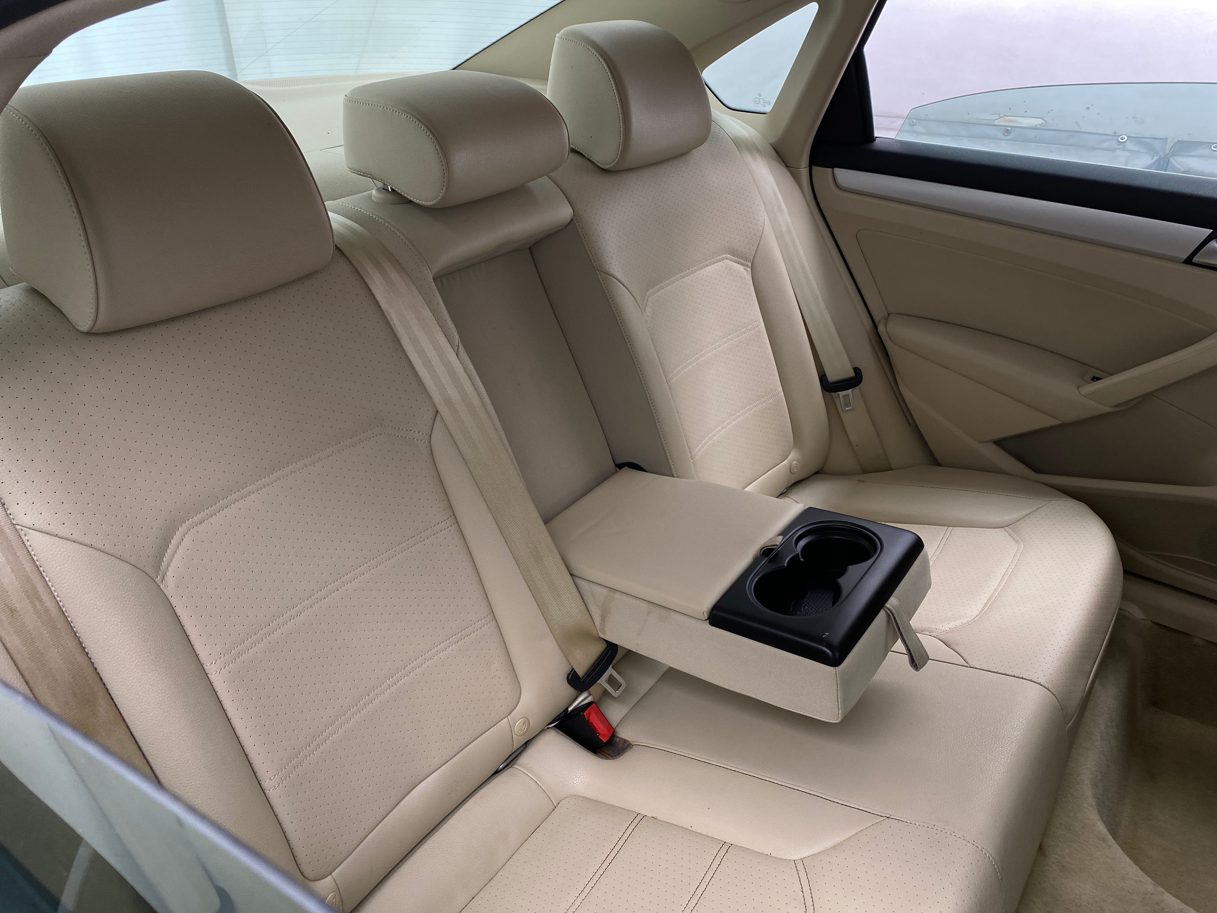 2013 Volkswagen Passat SE 5