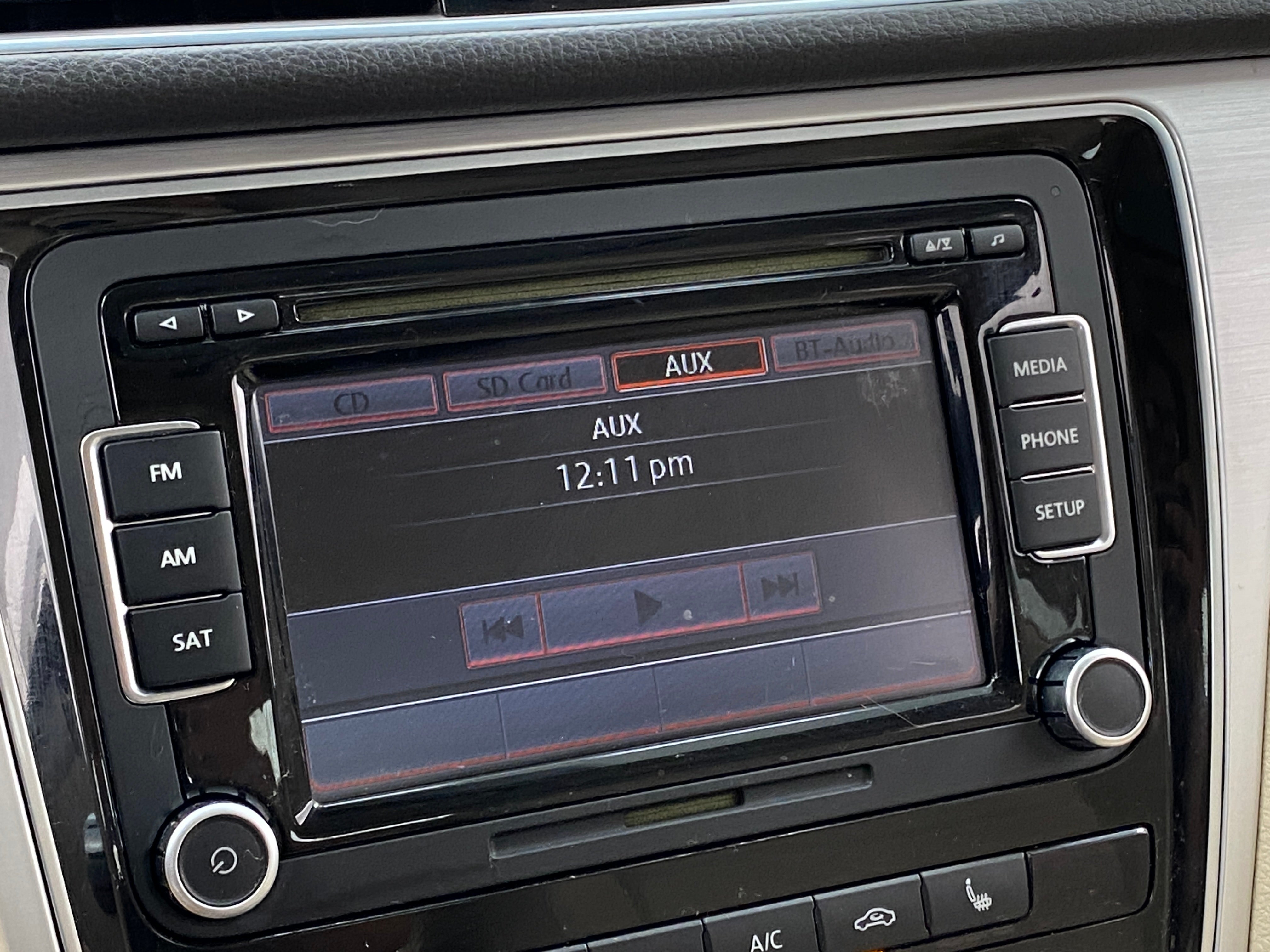 2013 Volkswagen Passat SE 3