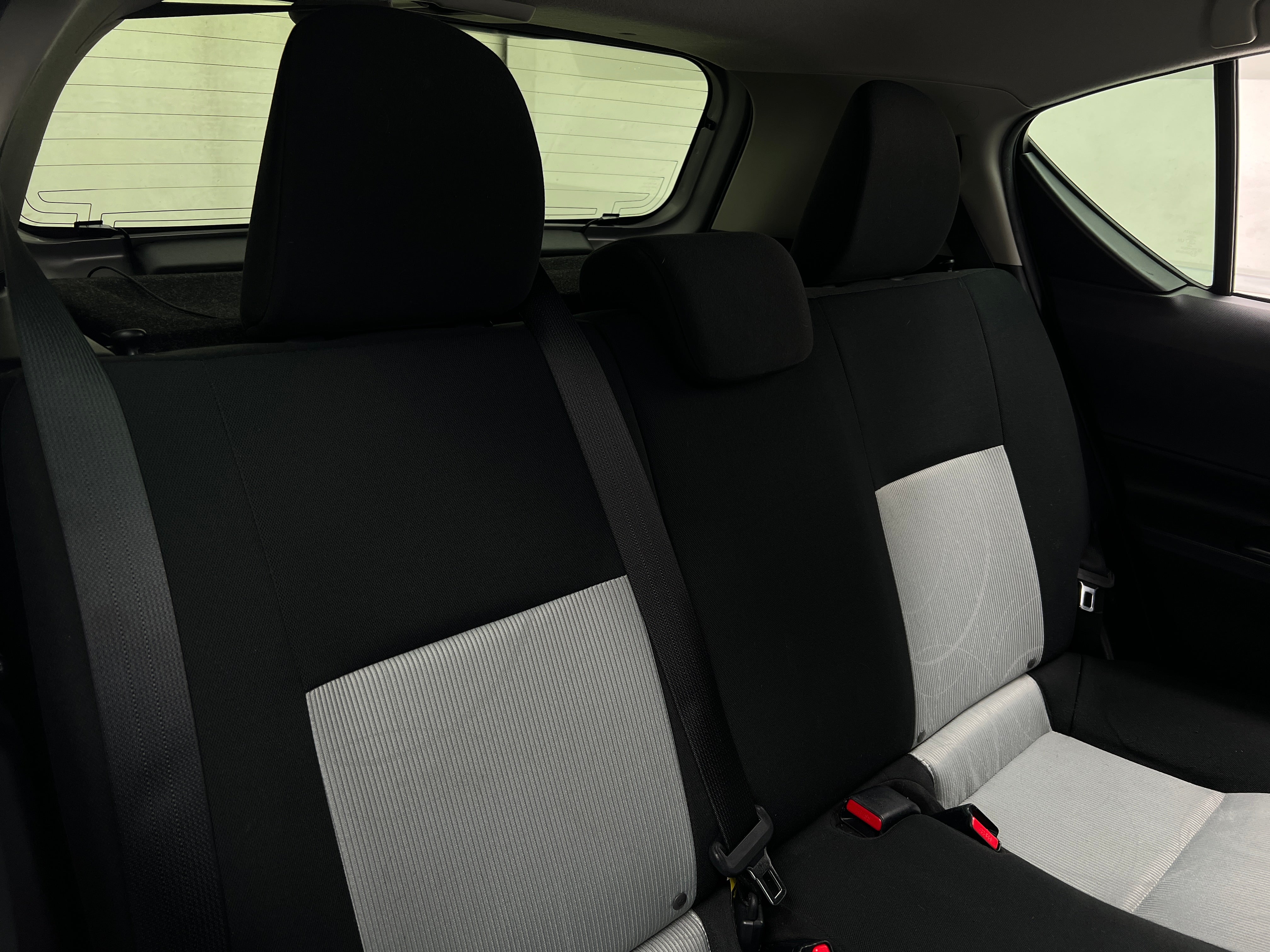 2015 Toyota Prius c Three 6