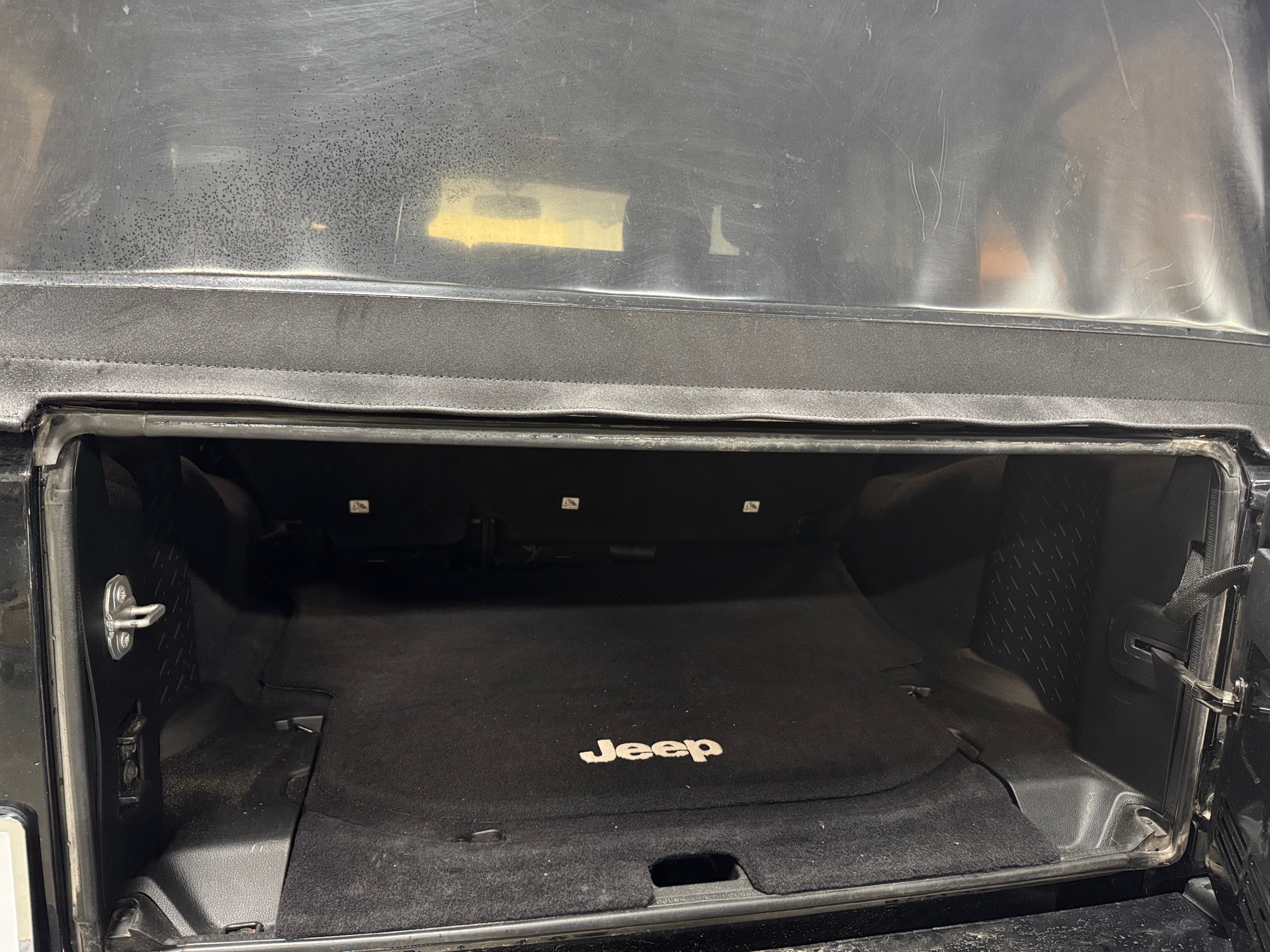 2016 Jeep Wrangler Unlimited Sahara 6
