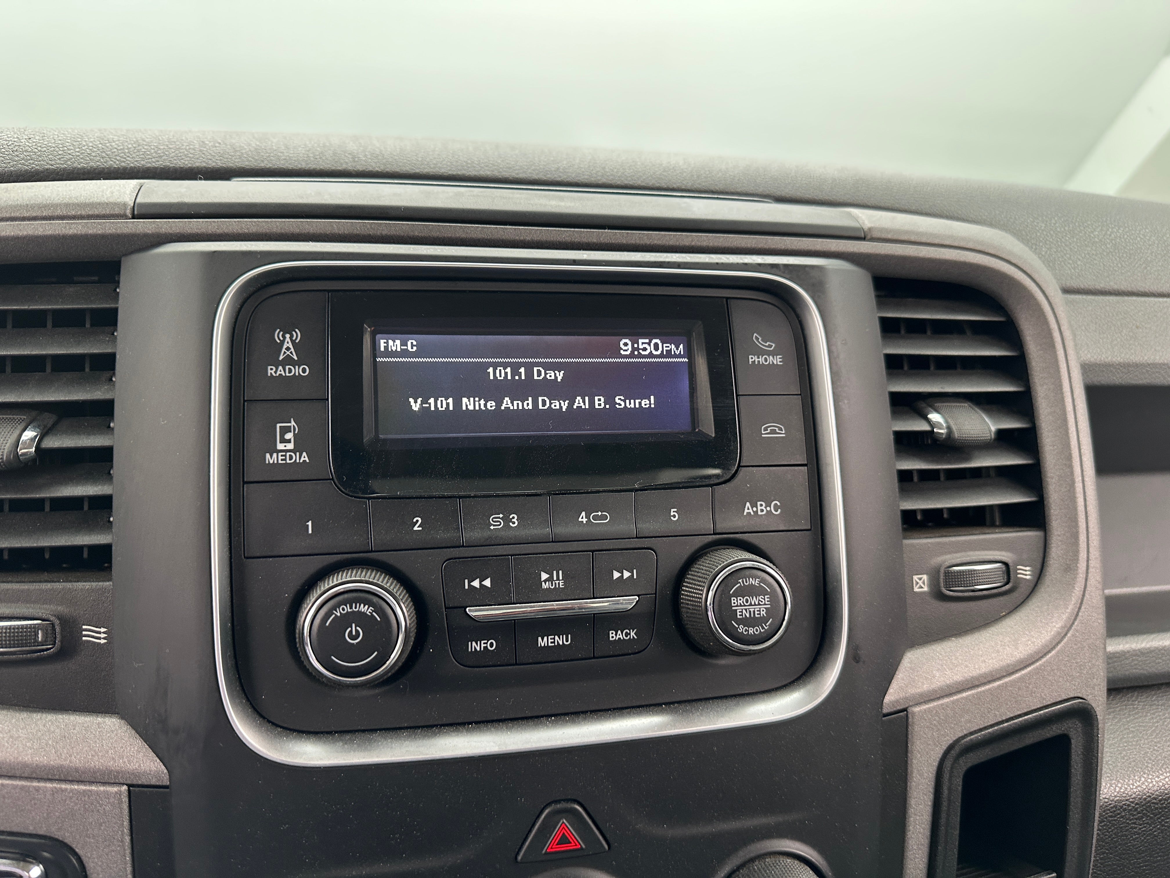2019 RAM 1500 Classic Express 4
