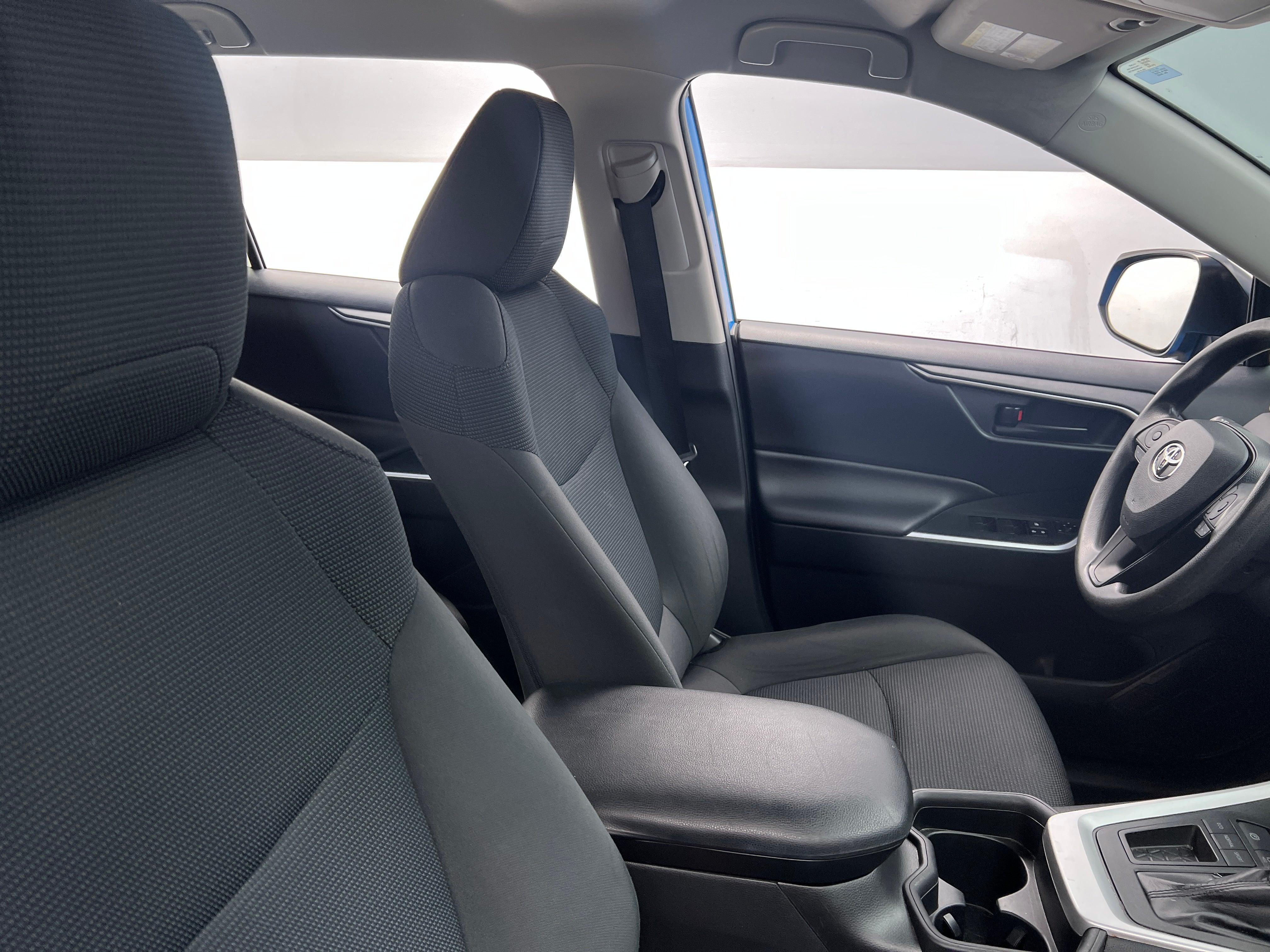 2019 Toyota RAV4 LE 2