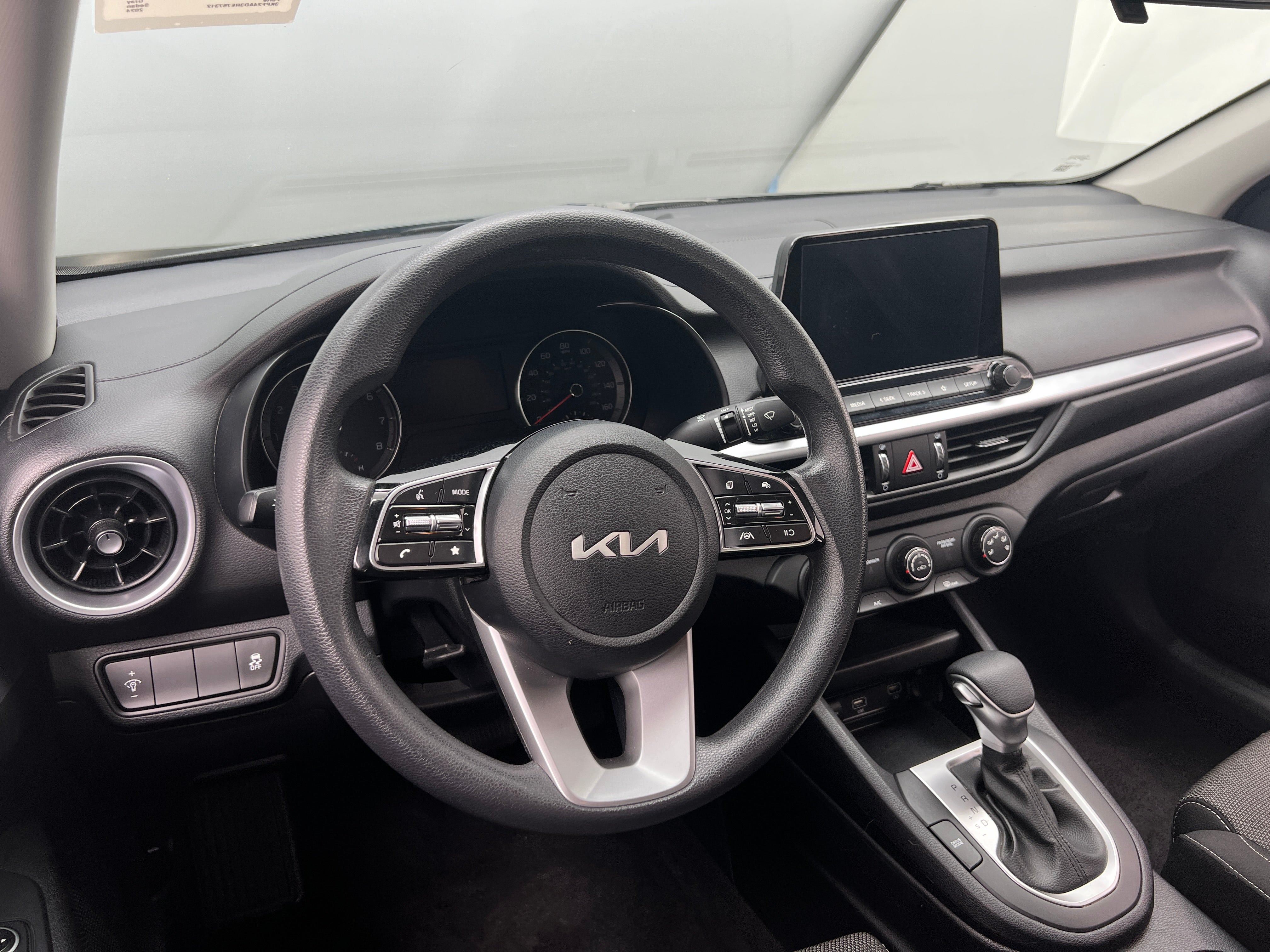 2024 Kia Forte LXS 5