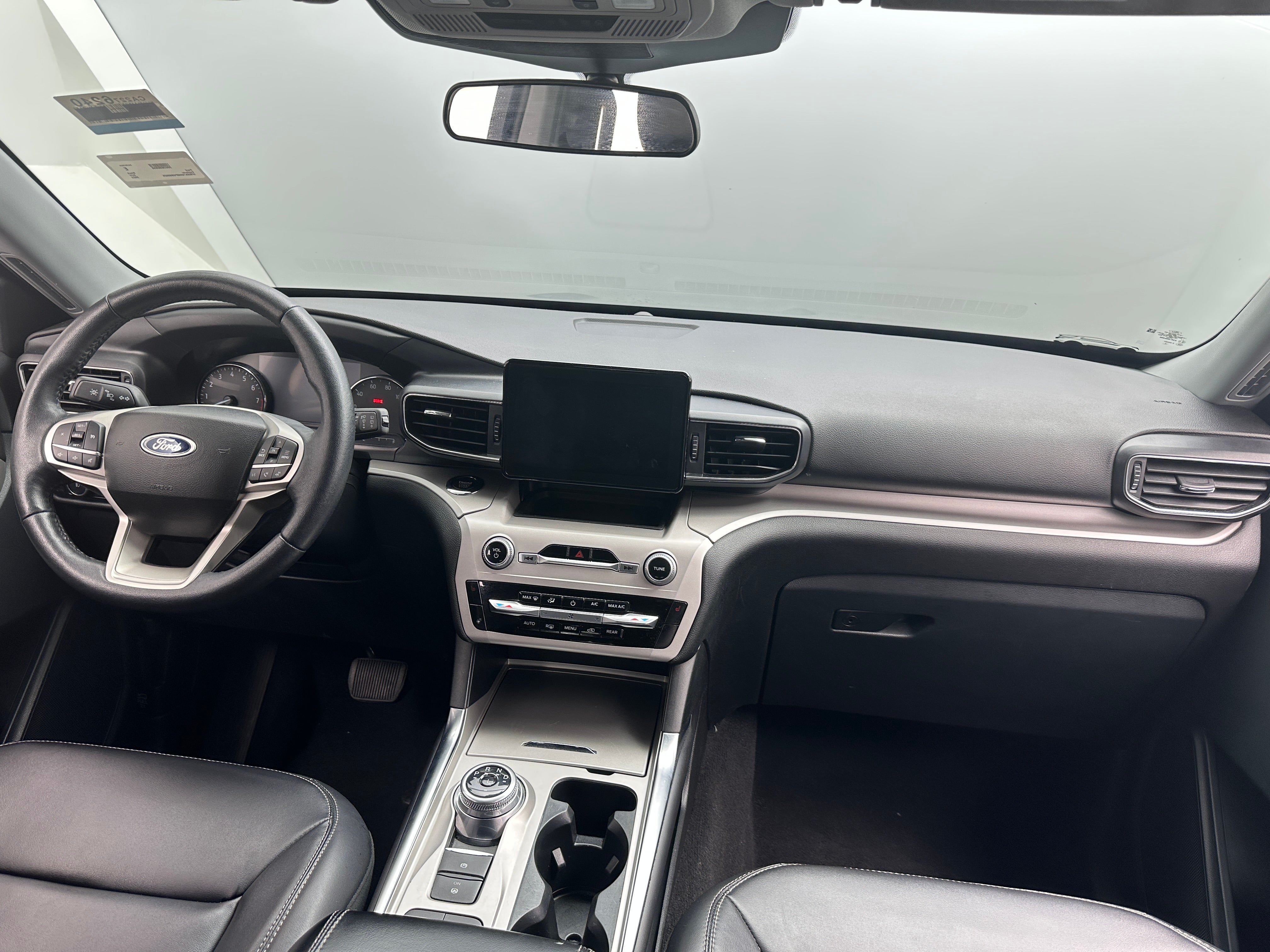 2023 Ford Explorer XLT 2