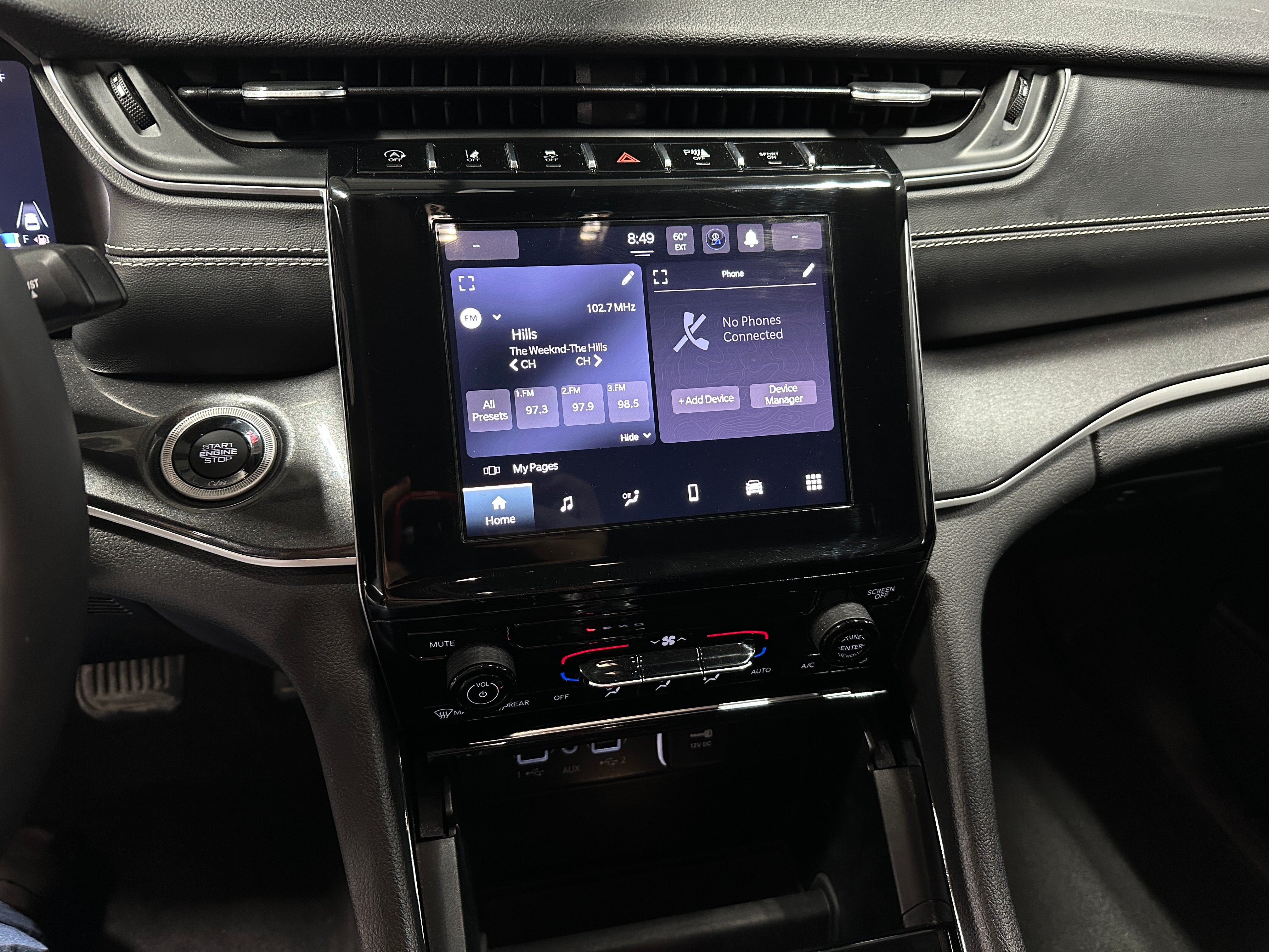 2023 Jeep Grand Cherokee Laredo 4