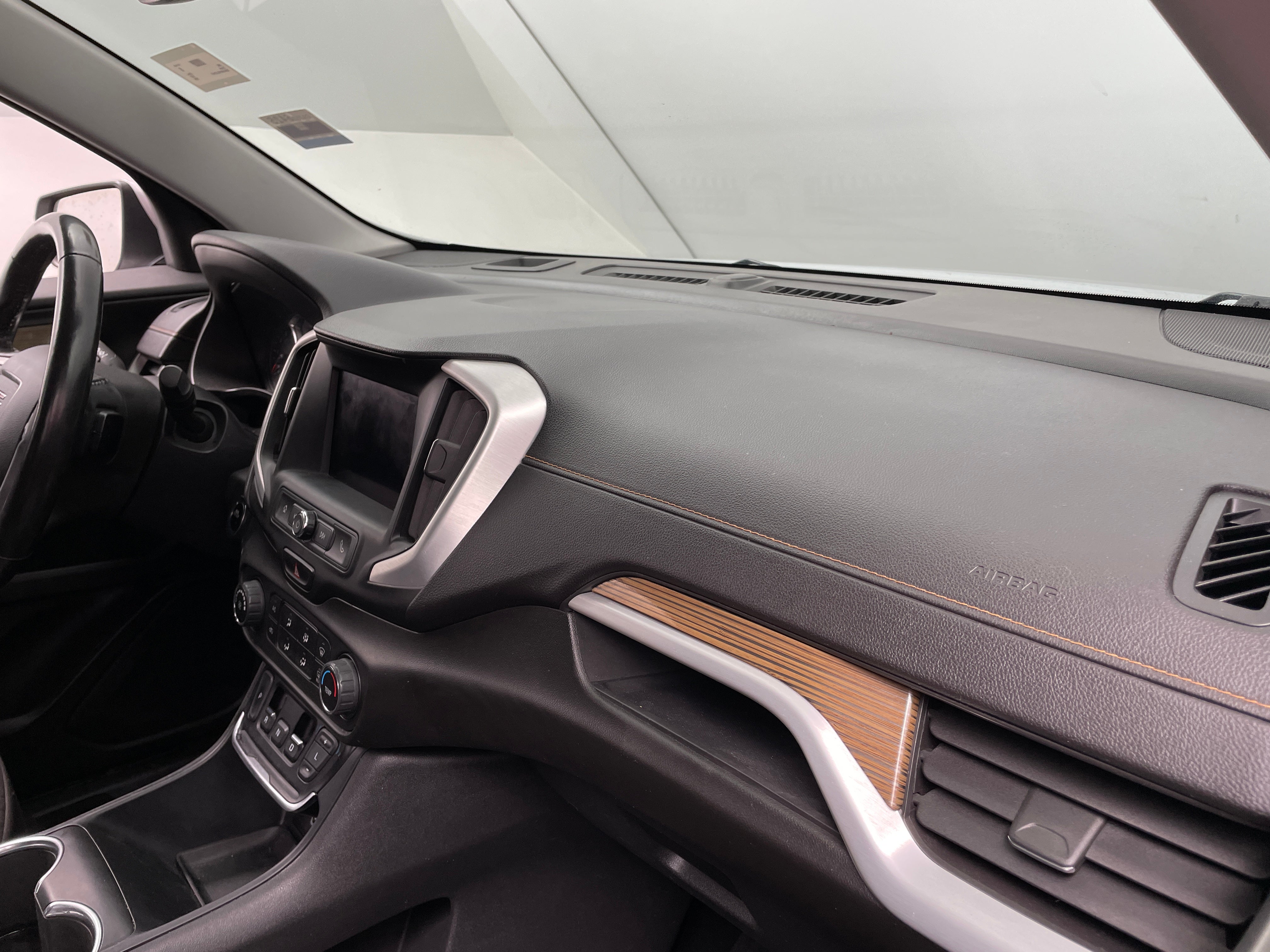 2020 GMC Terrain SLE 3
