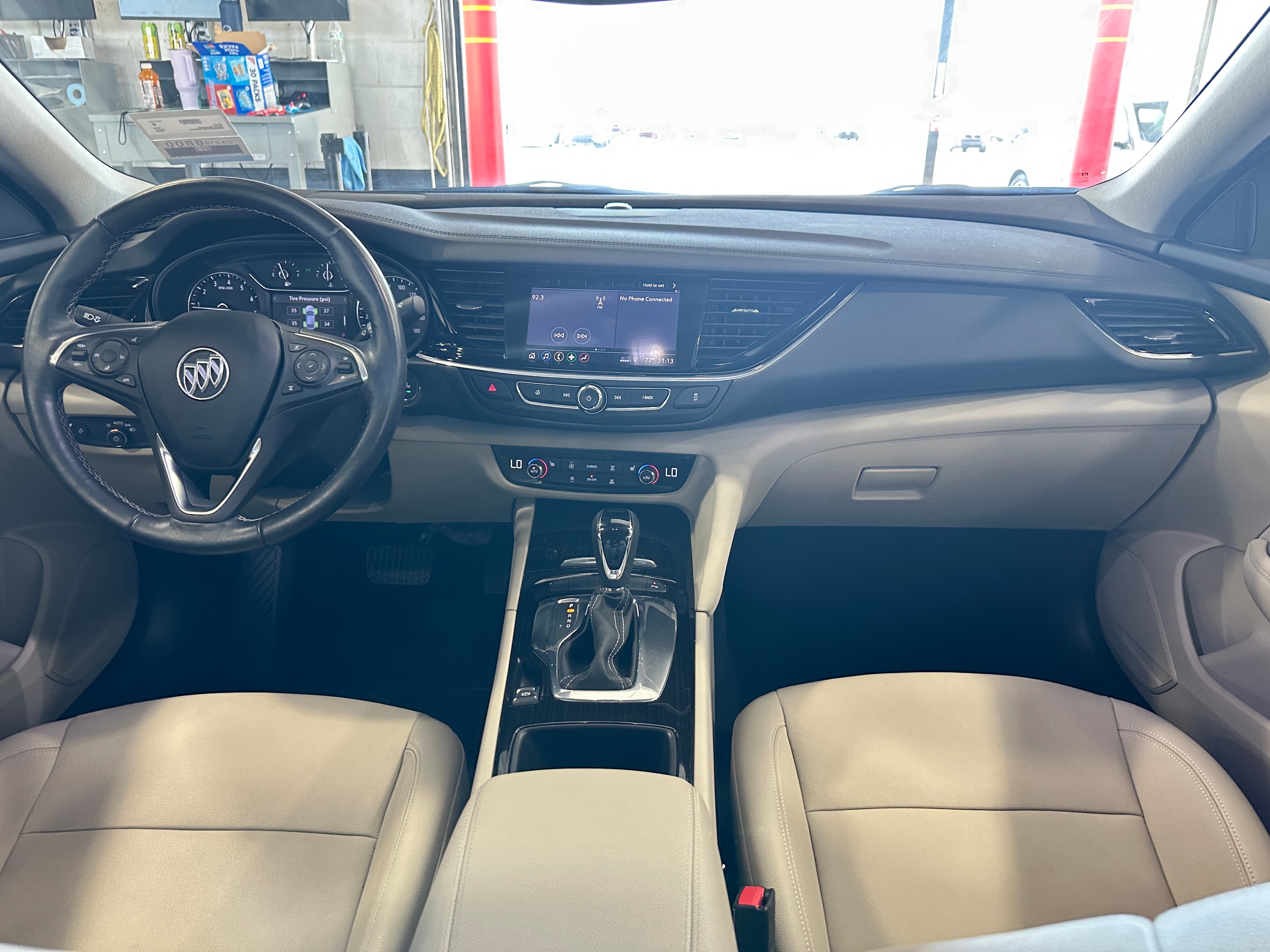 2019 Buick Regal Essence 2