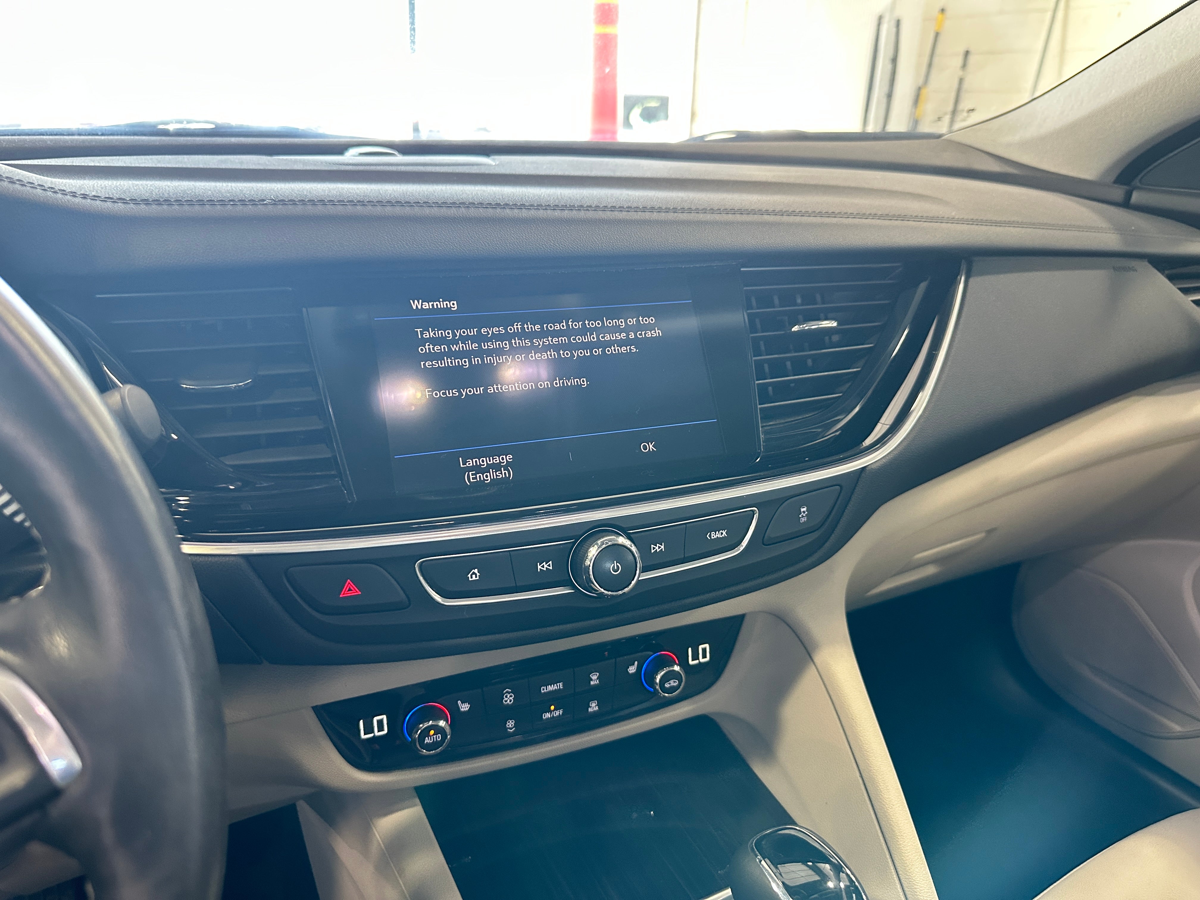 2019 Buick Regal Essence 3