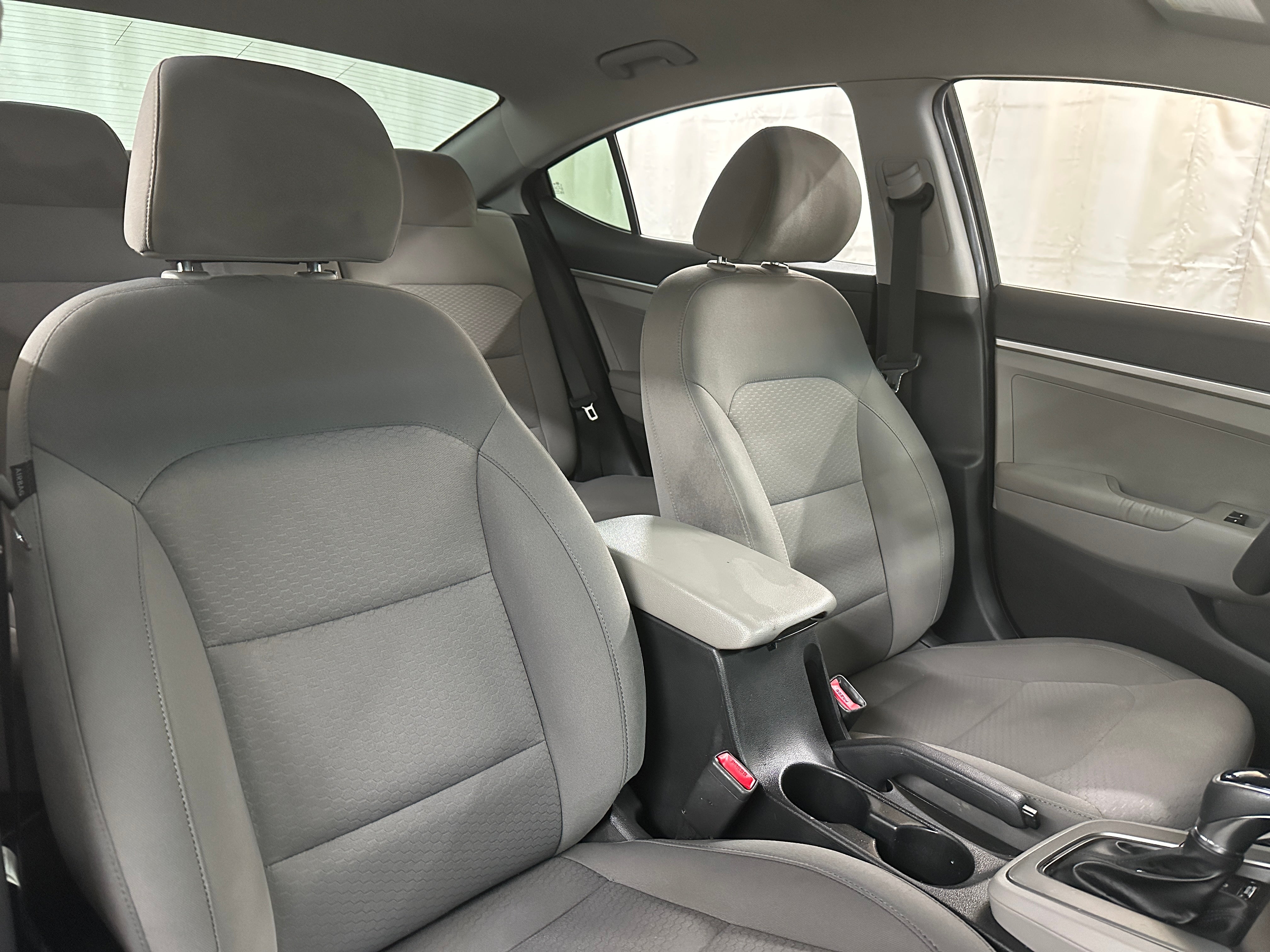 2020 Hyundai Elantra SE 2