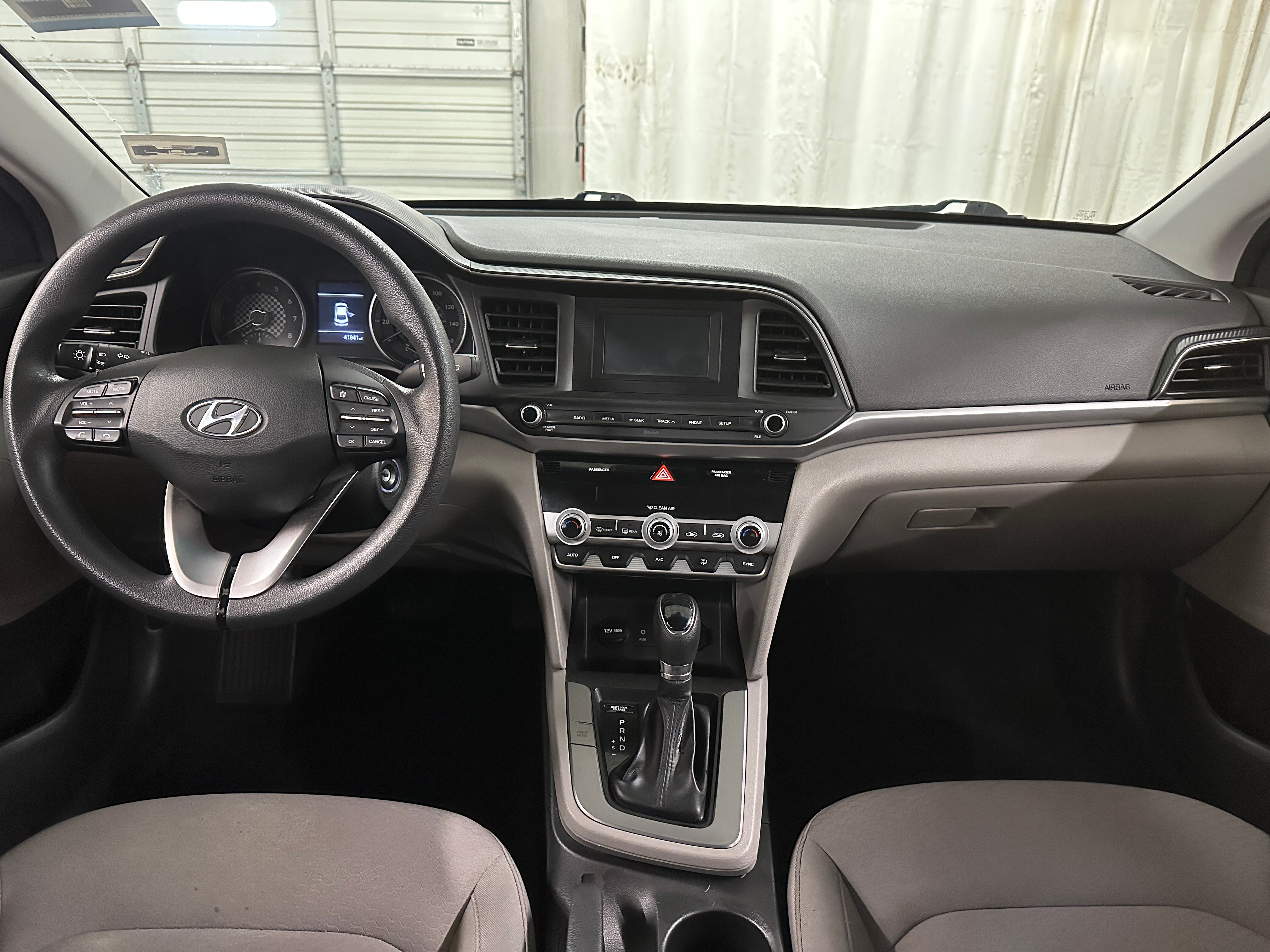2020 Hyundai Elantra SE 3