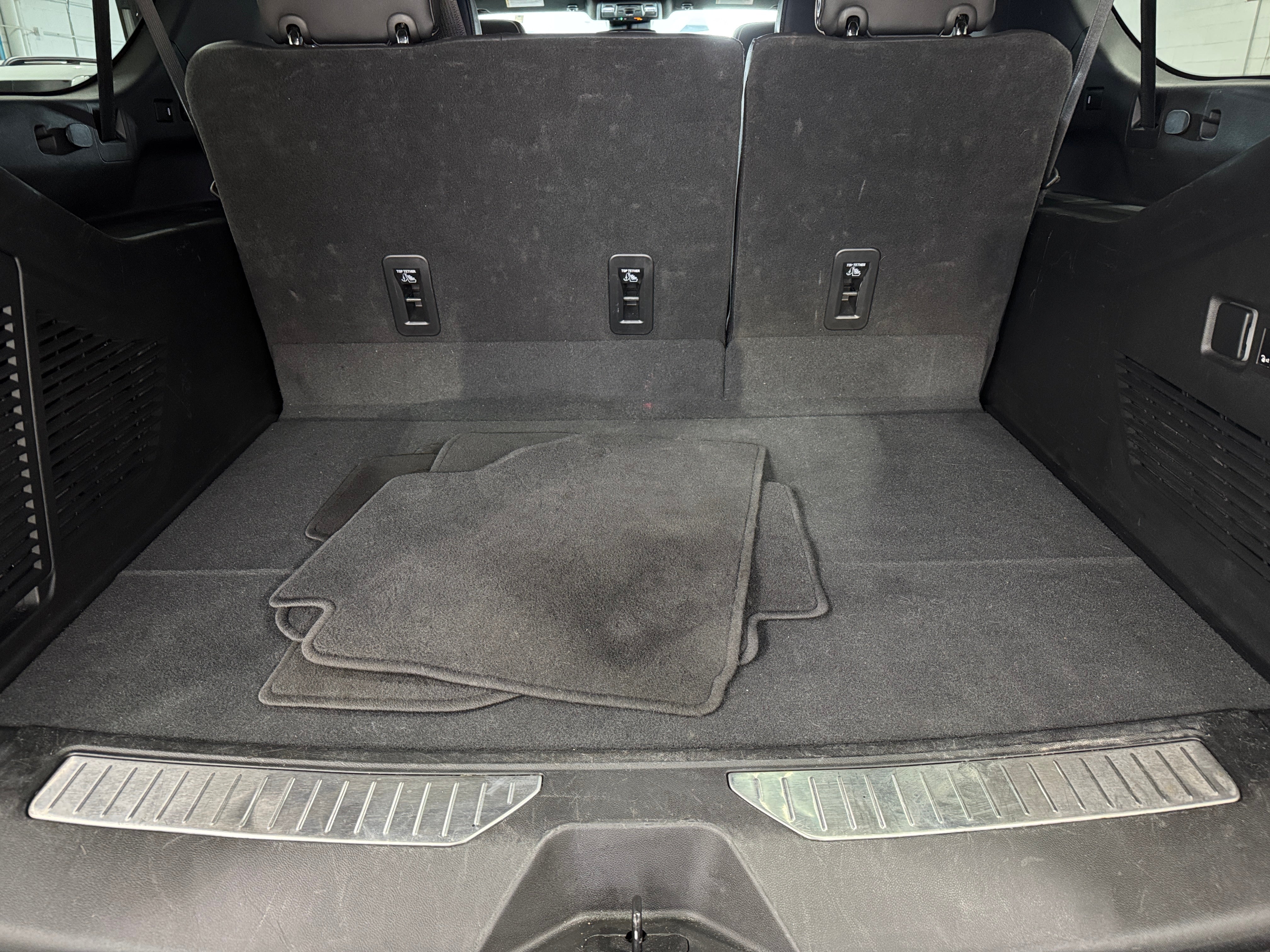 2023 Chevrolet Suburban Premier 6