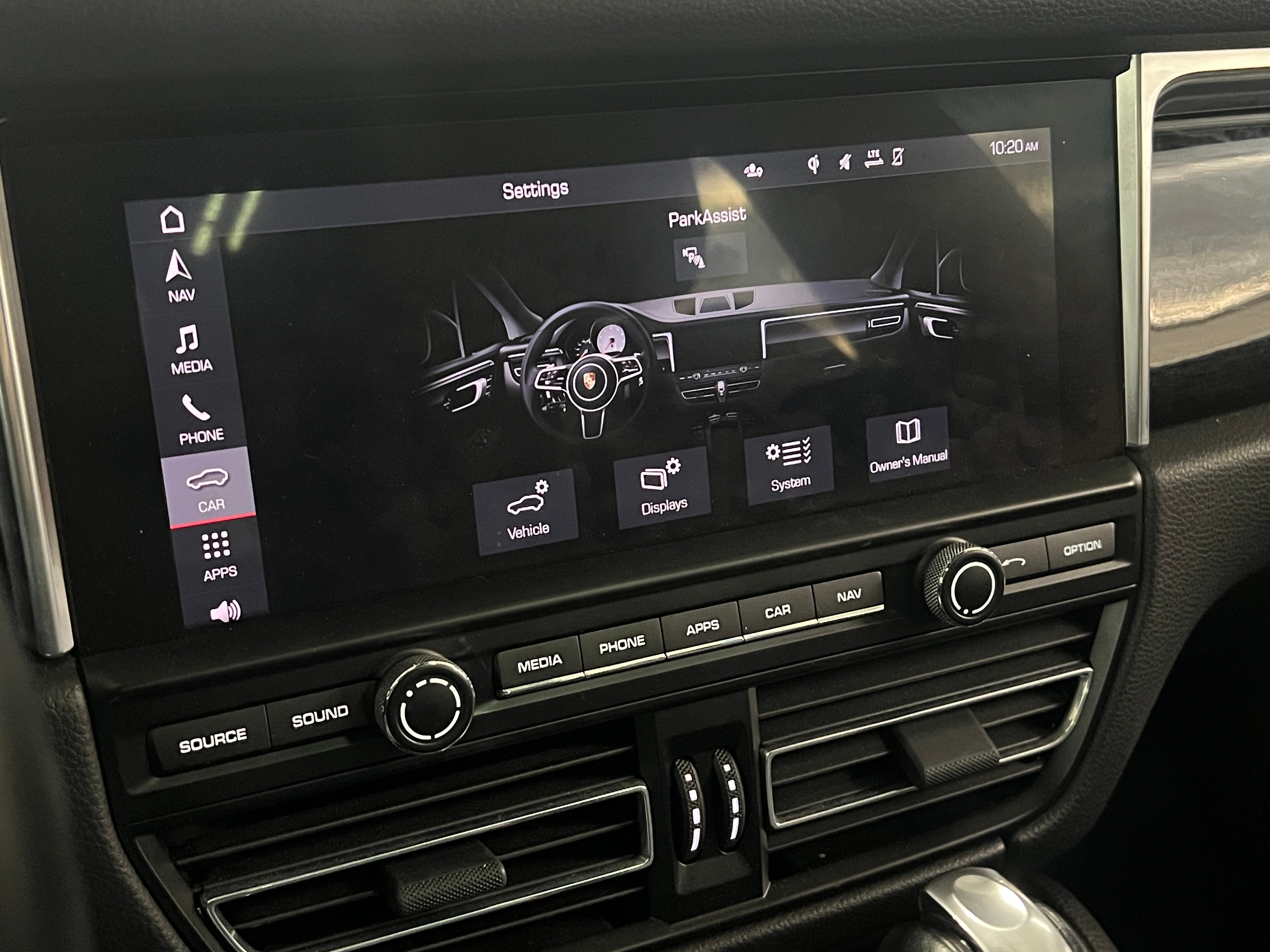 2020 Porsche Macan Base 3