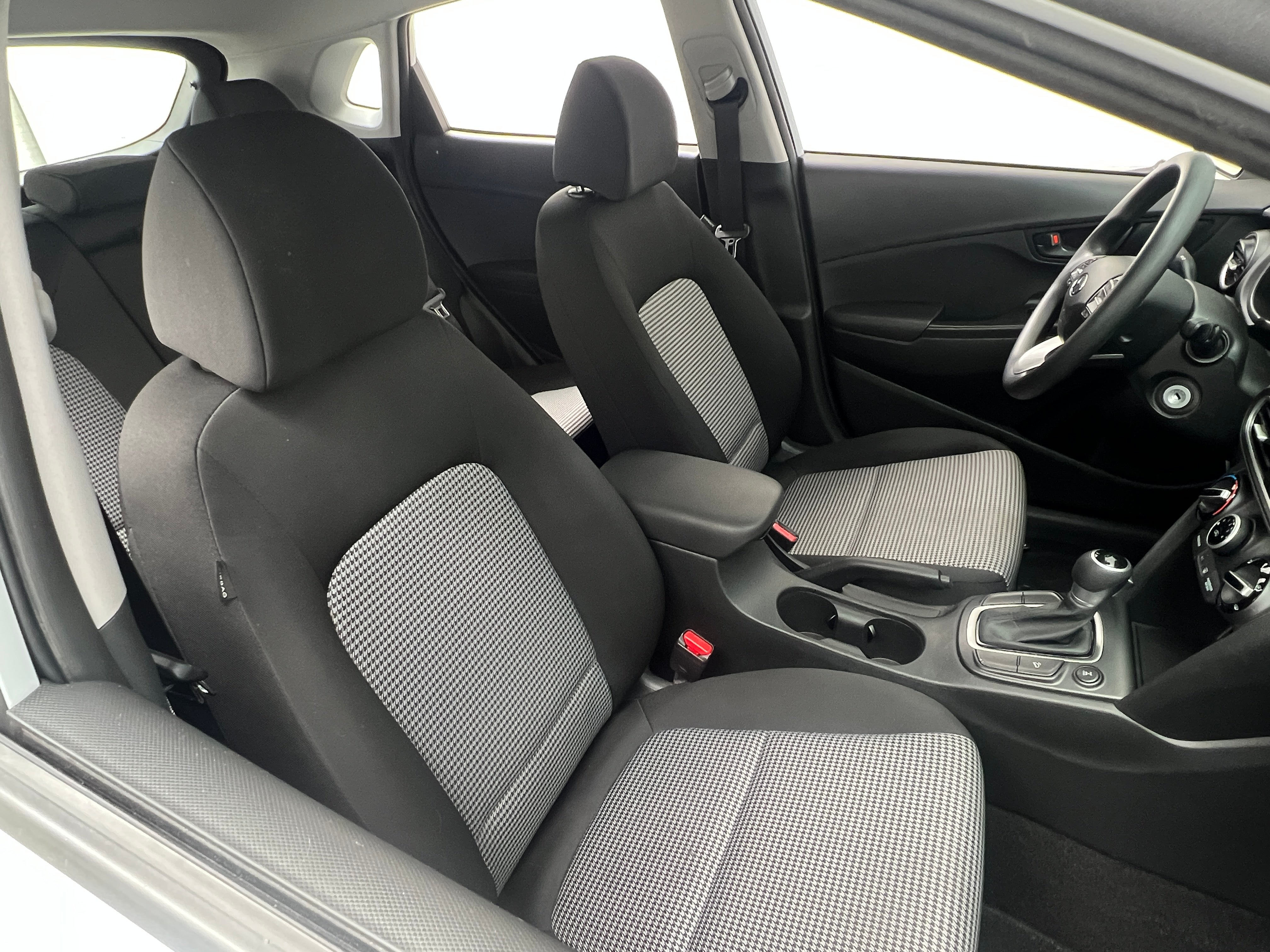 2020 Hyundai Kona SE 2
