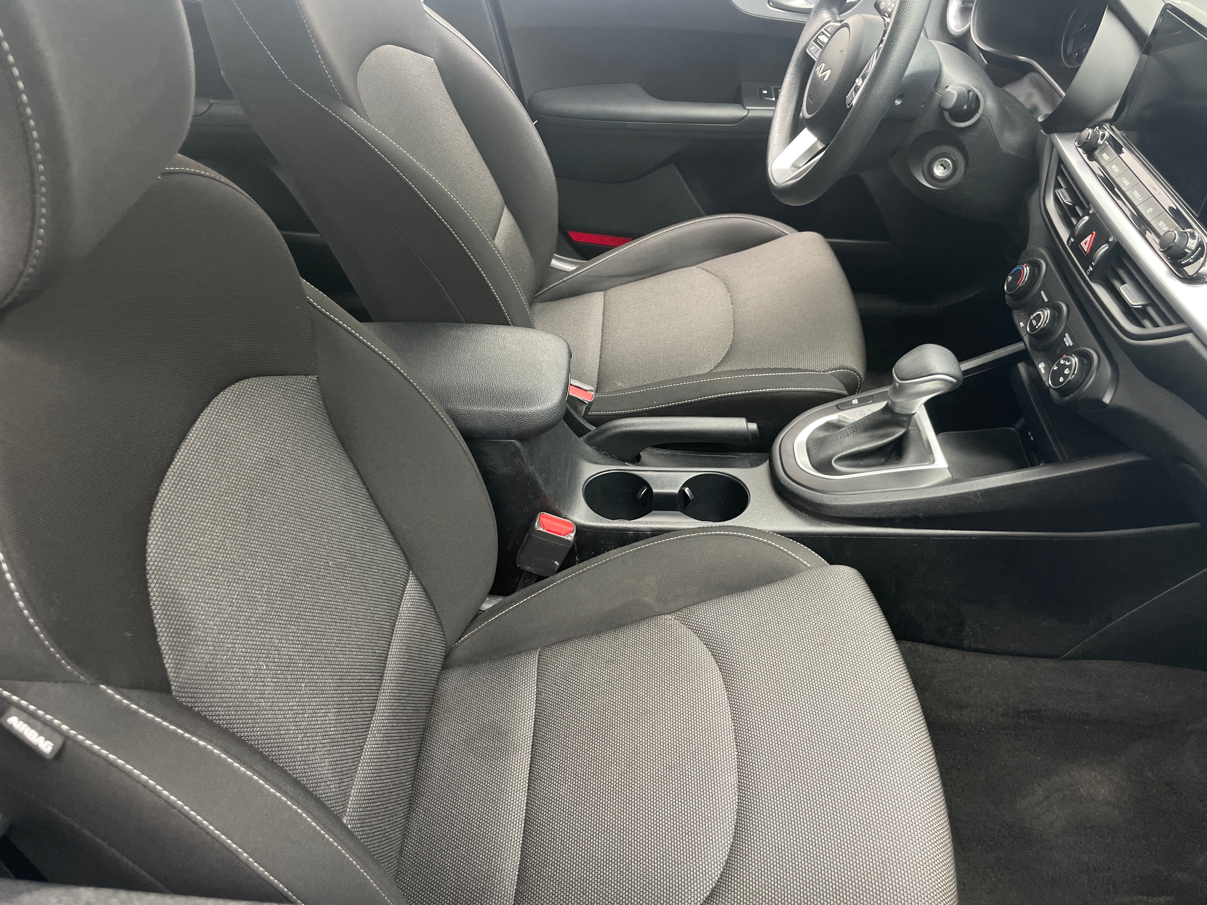 2024 Kia Forte LXS 2