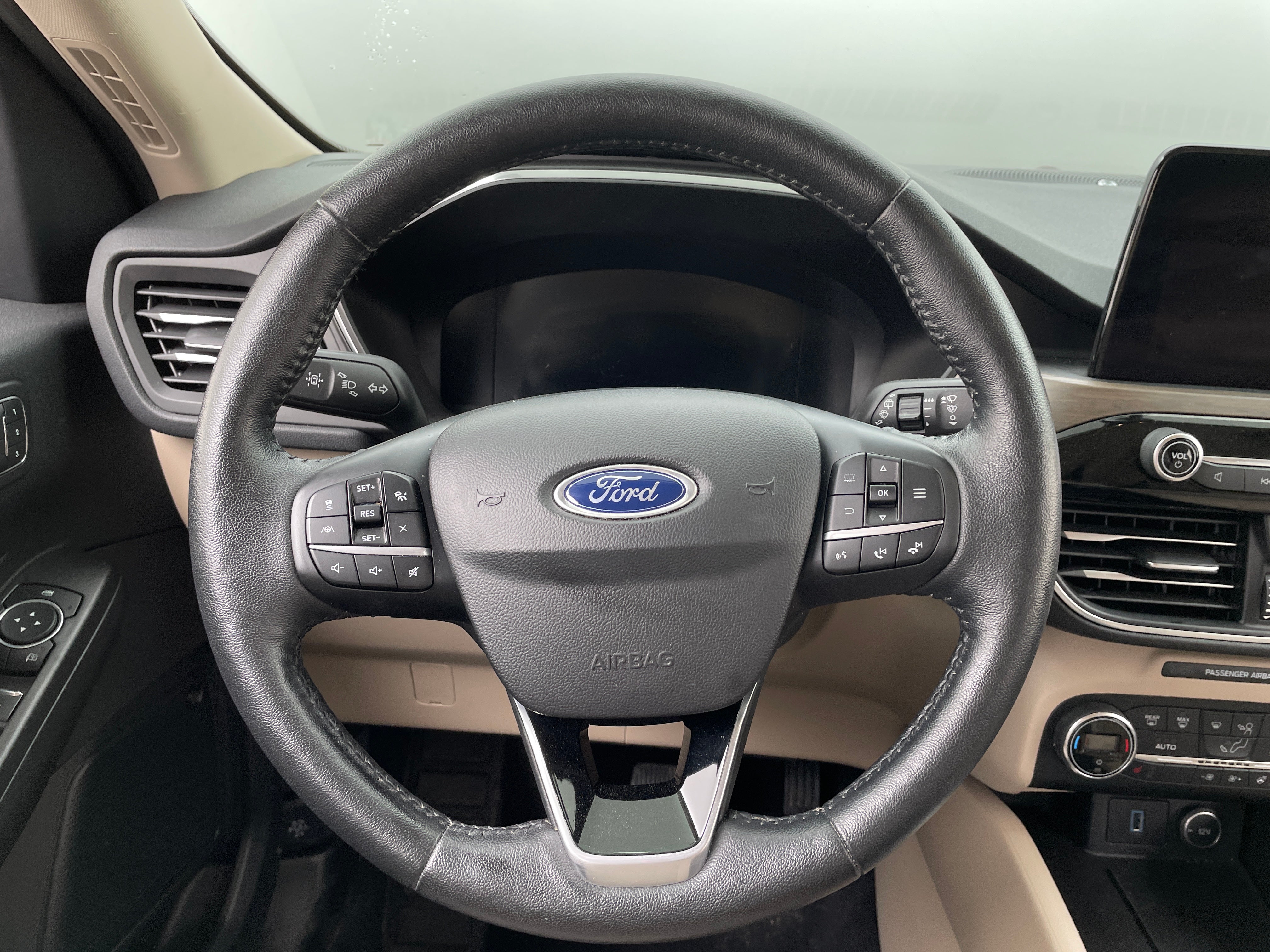 2020 Ford Escape Titanium Hybrid 4