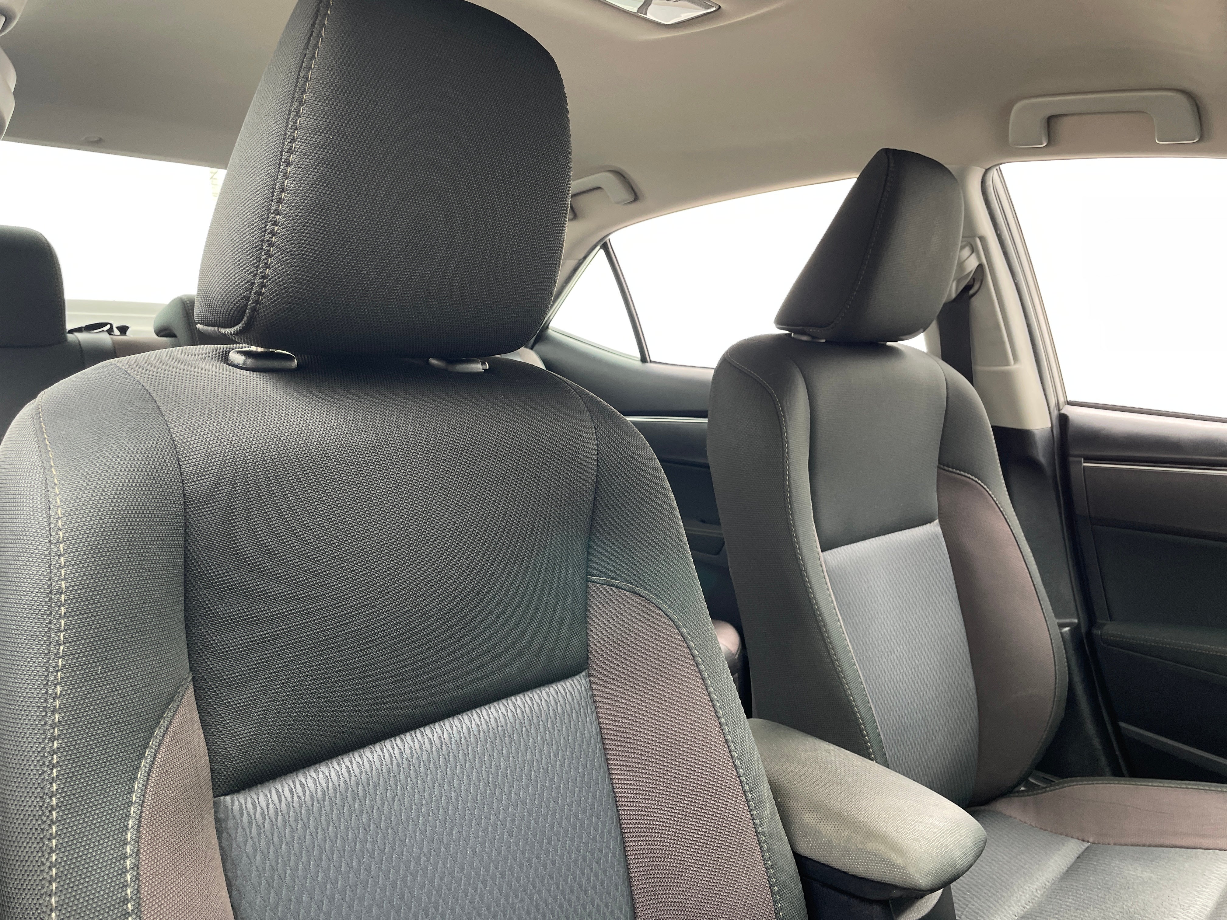 2018 Toyota Corolla LE 2