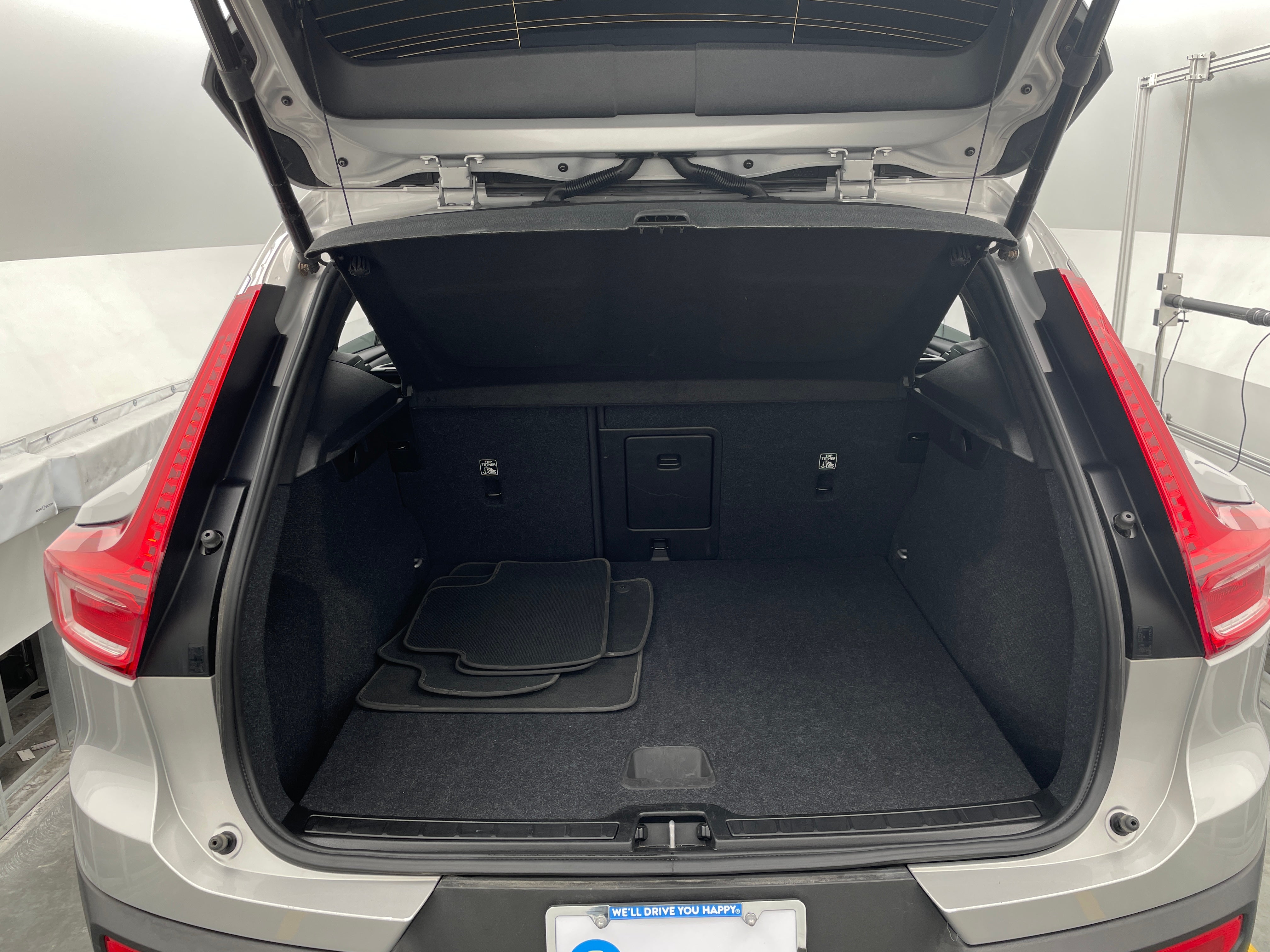2024 Volvo XC40 B5 Core 6