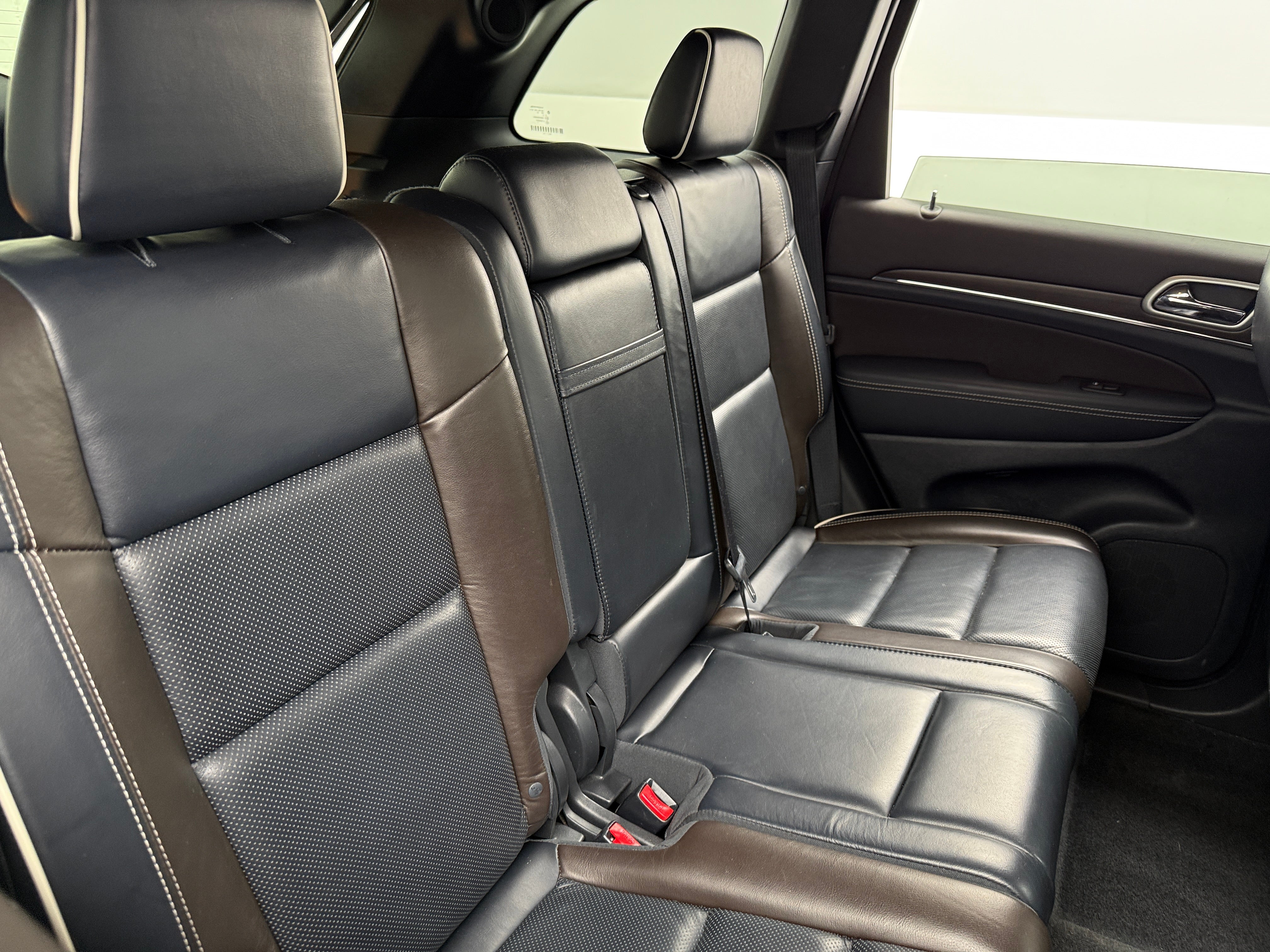 2015 Jeep Grand Cherokee Overland 5