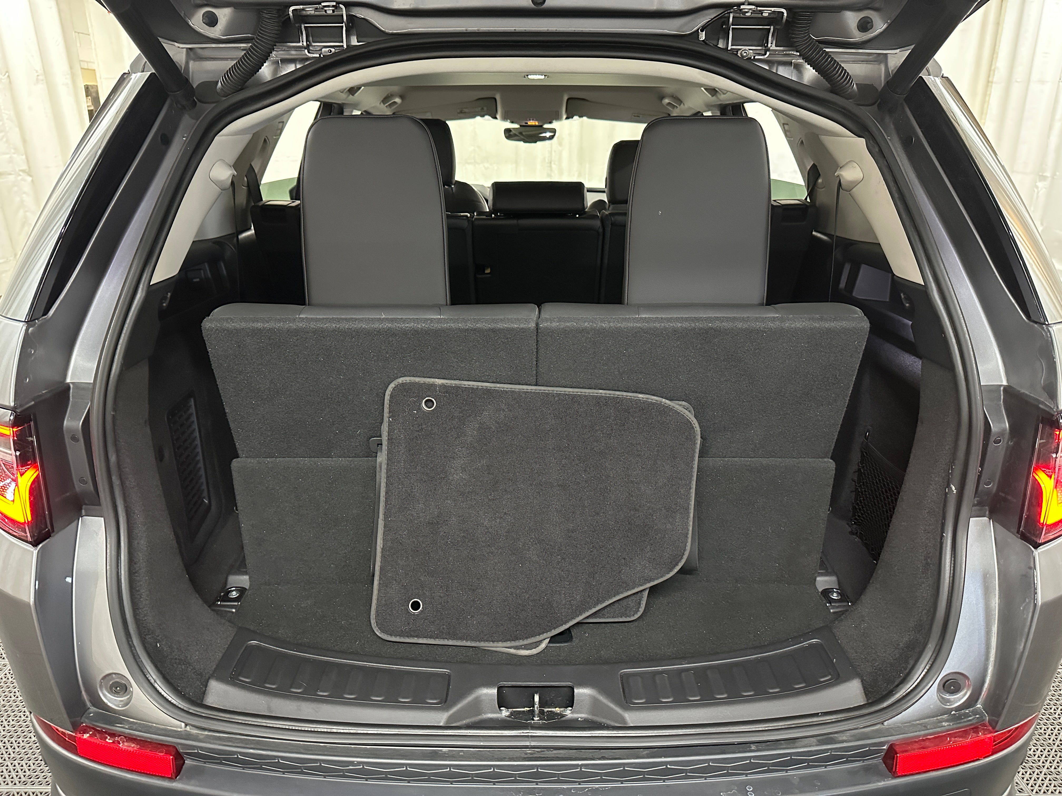2020 Land Rover Discovery Sport S 6