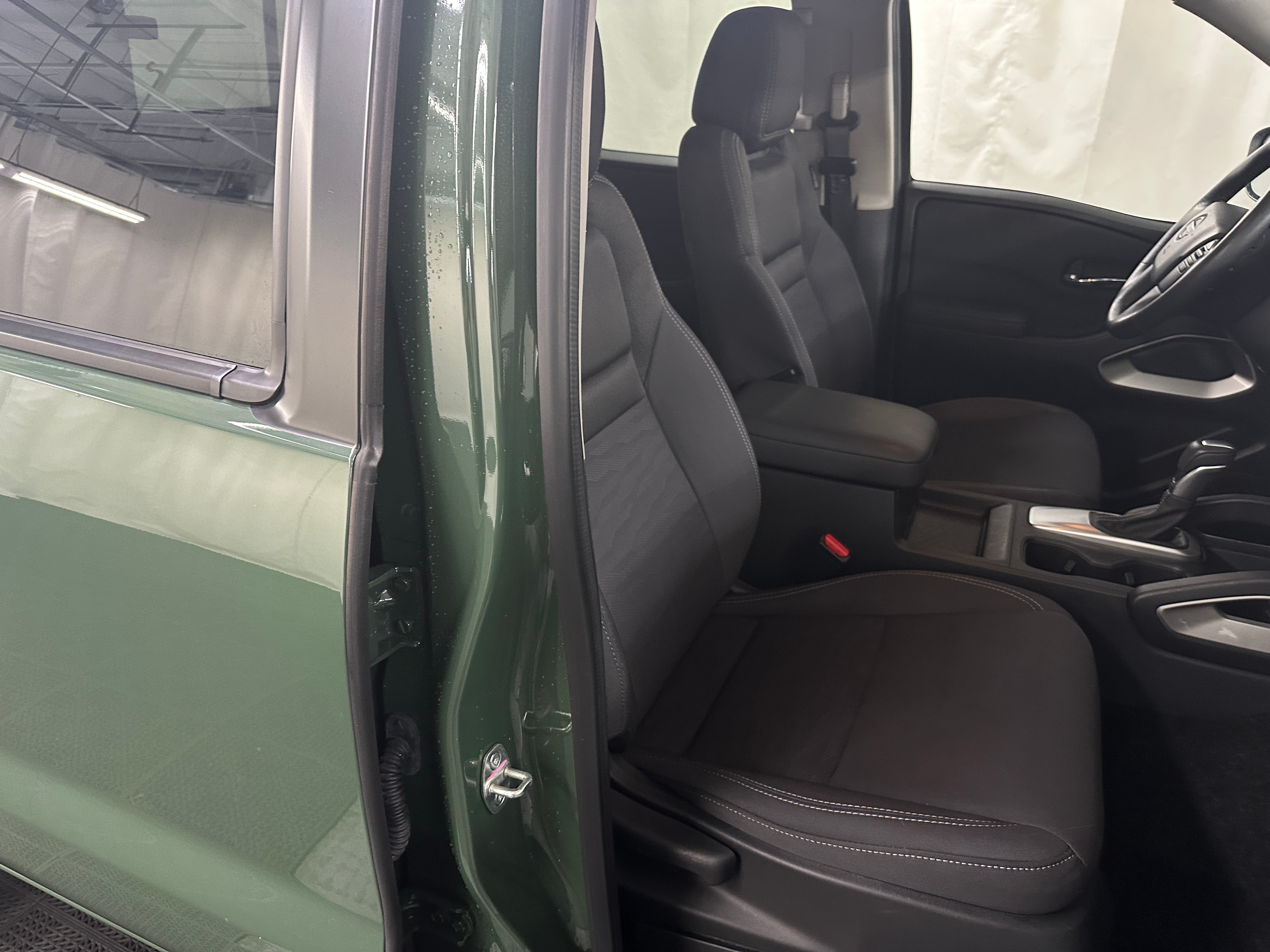 2022 Nissan Frontier SV 2