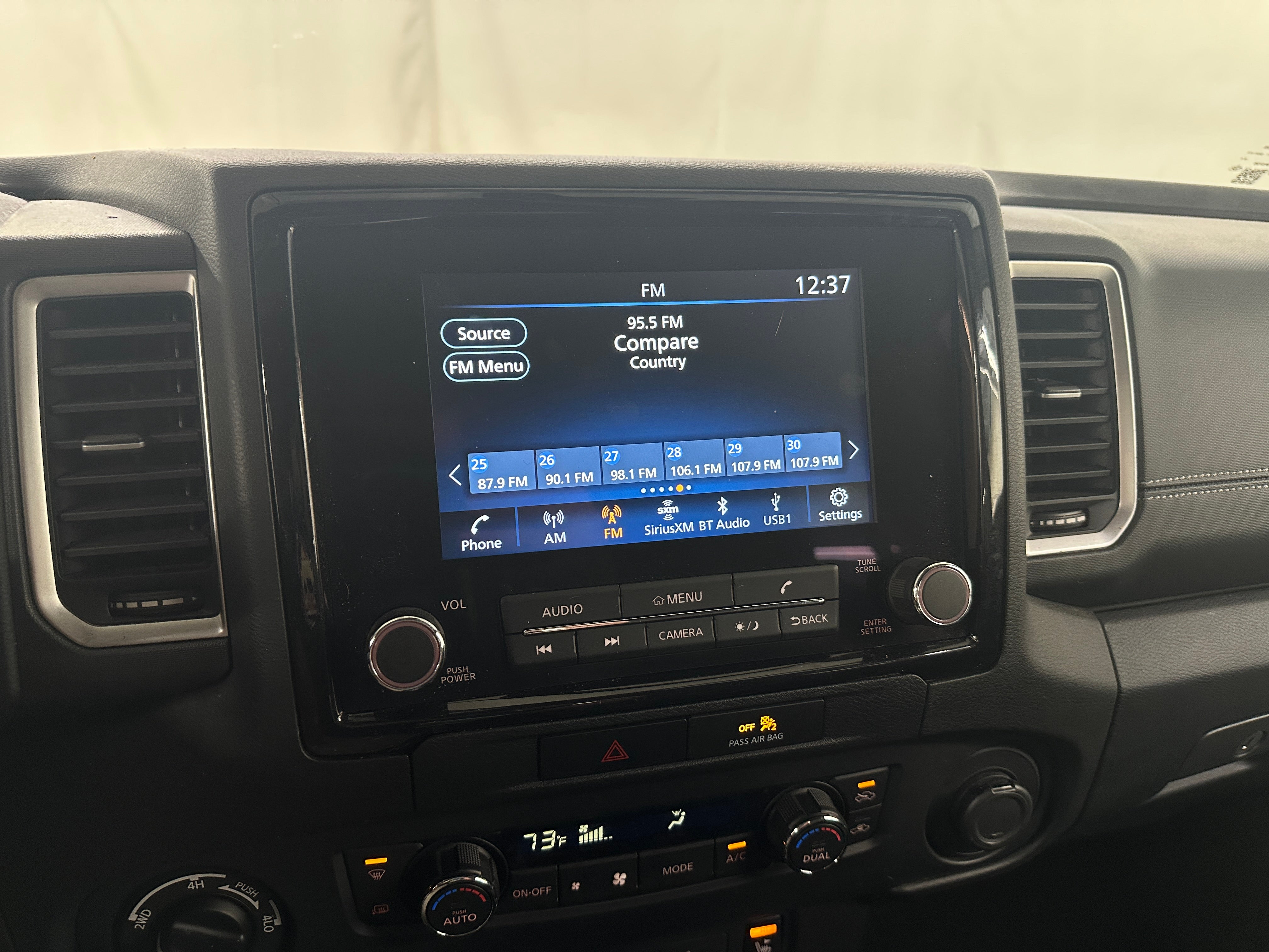 2022 Nissan Frontier SV 4